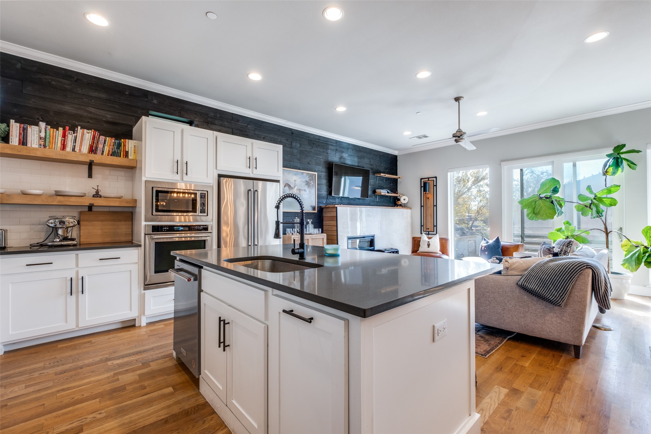 1262 N Prairie Avenue, Dallas, TX, 75204