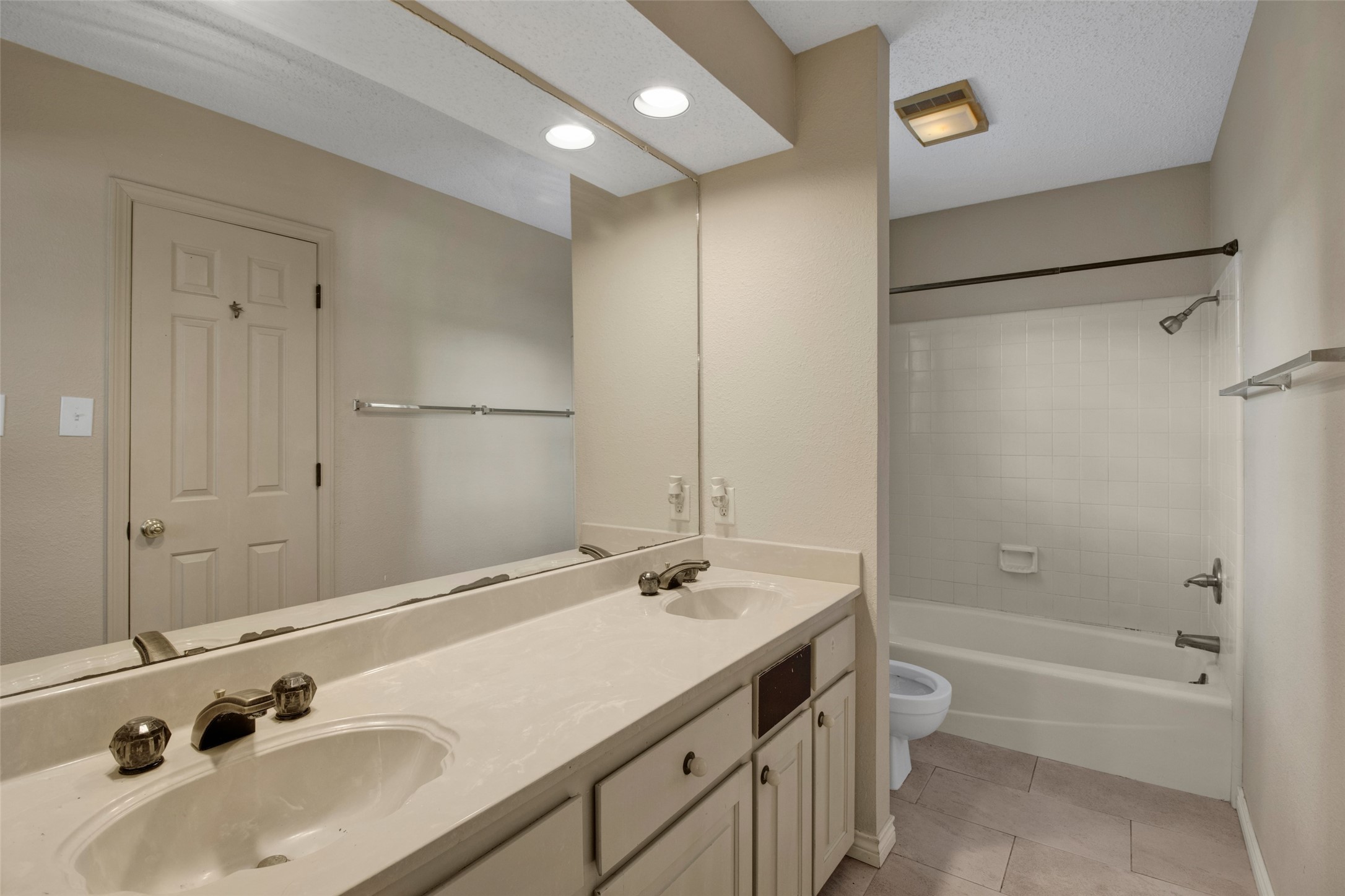 902 Kingsbury Court, Longview, TX, 75604