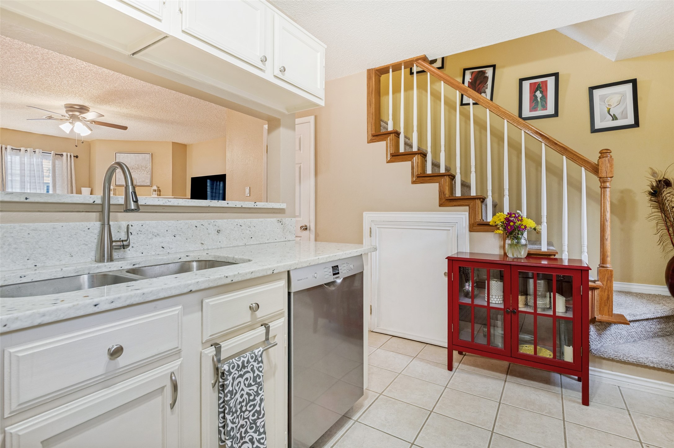 22 Abbey Road, Euless, TX, 76039