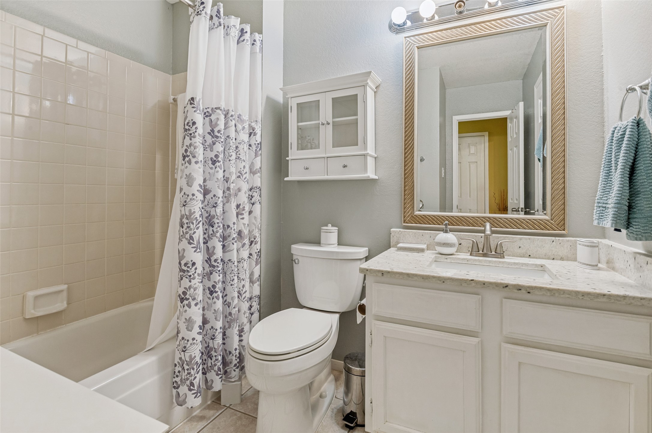 22 Abbey Road, Euless, TX, 76039