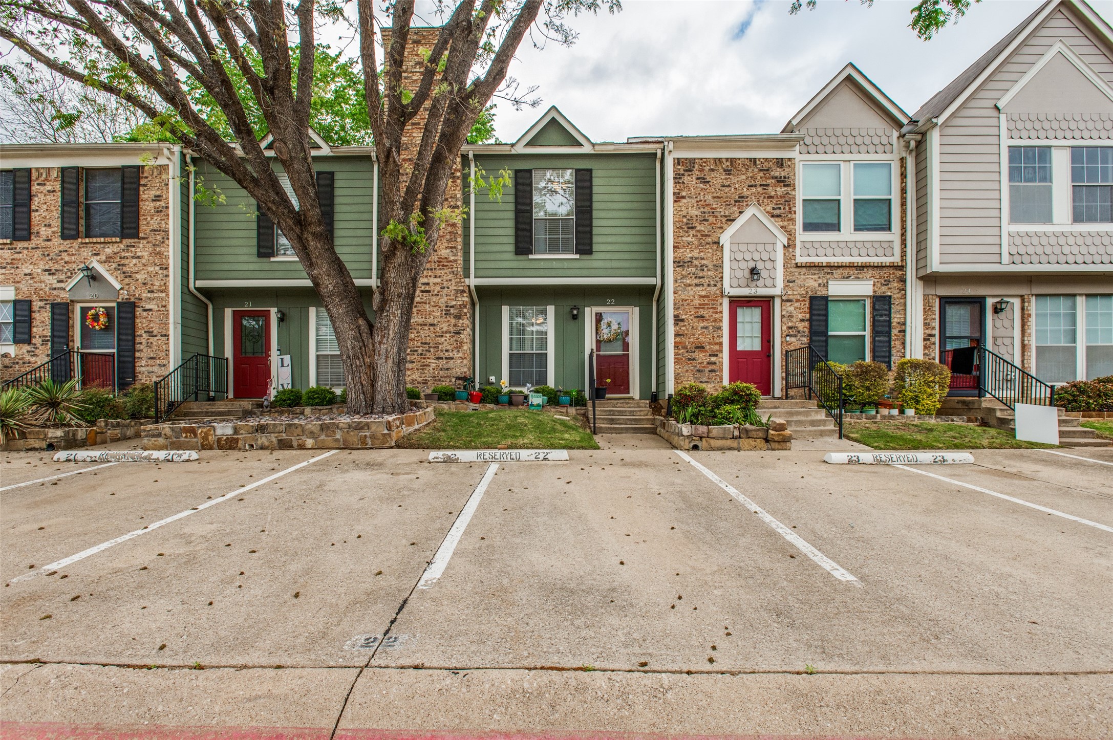 22 Abbey Road, Euless, TX, 76039