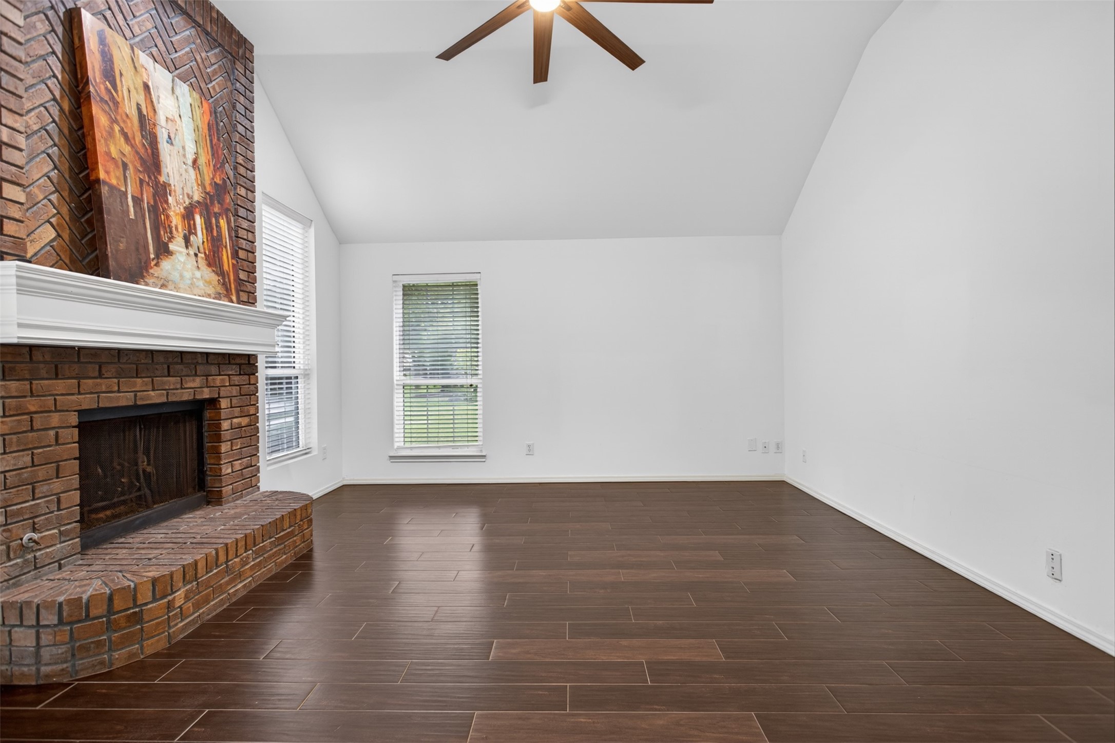 Property photo 02 of 1618 Crosshaven Drive, Lewisville, TX 75077 | MLS #21236437