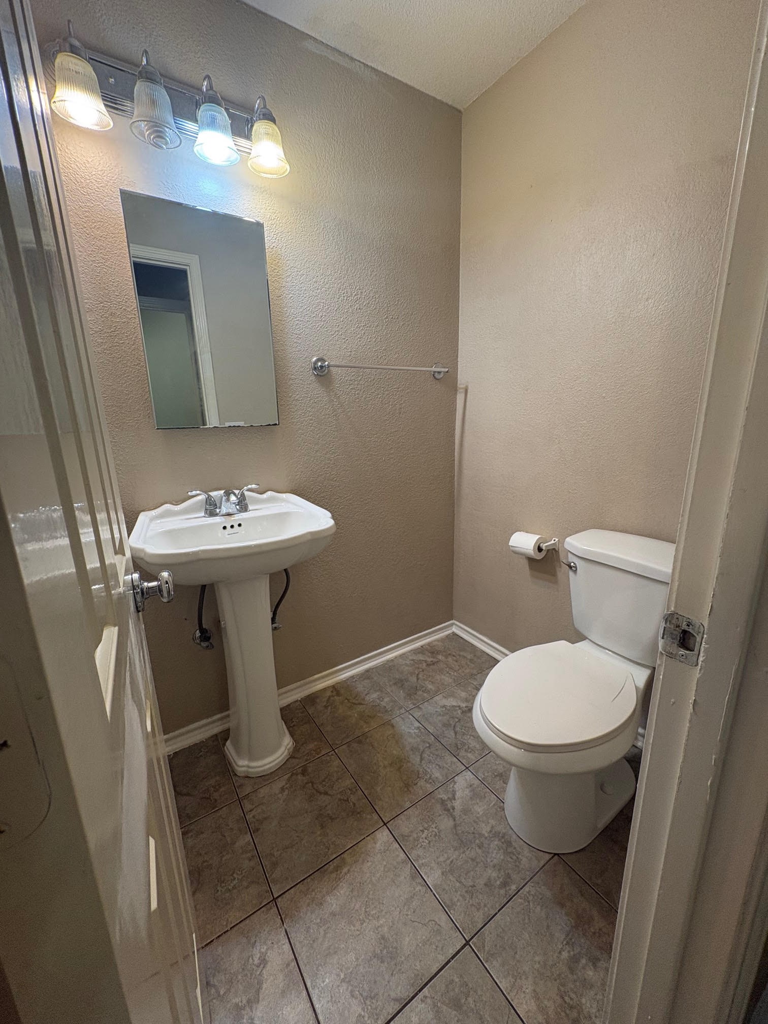 320 W Williams Street, Cedar Hill, TX, 75104
