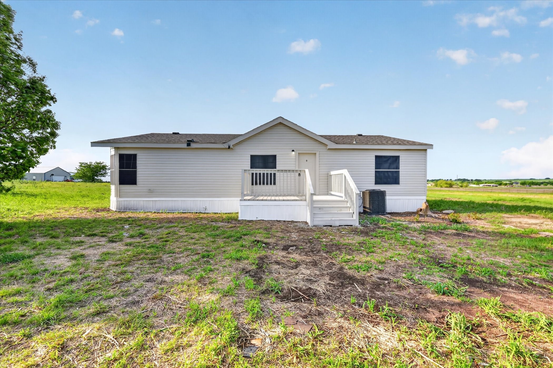 Property photo 02 of 17972 Fm 1173, Krum, TX 76249 | MLS #21236882