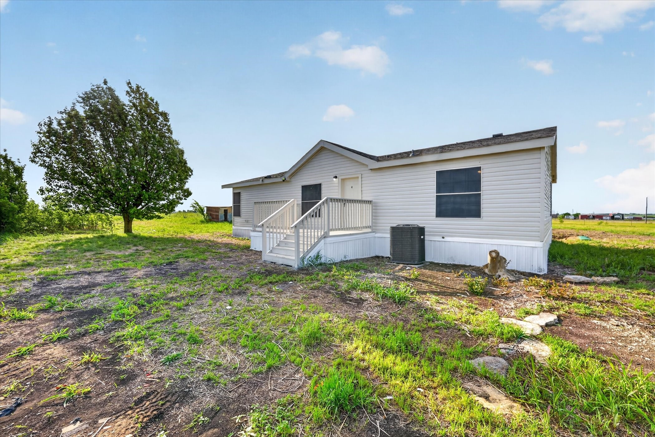 Property photo 03 of 17972 Fm 1173, Krum, TX 76249 | MLS #21236882