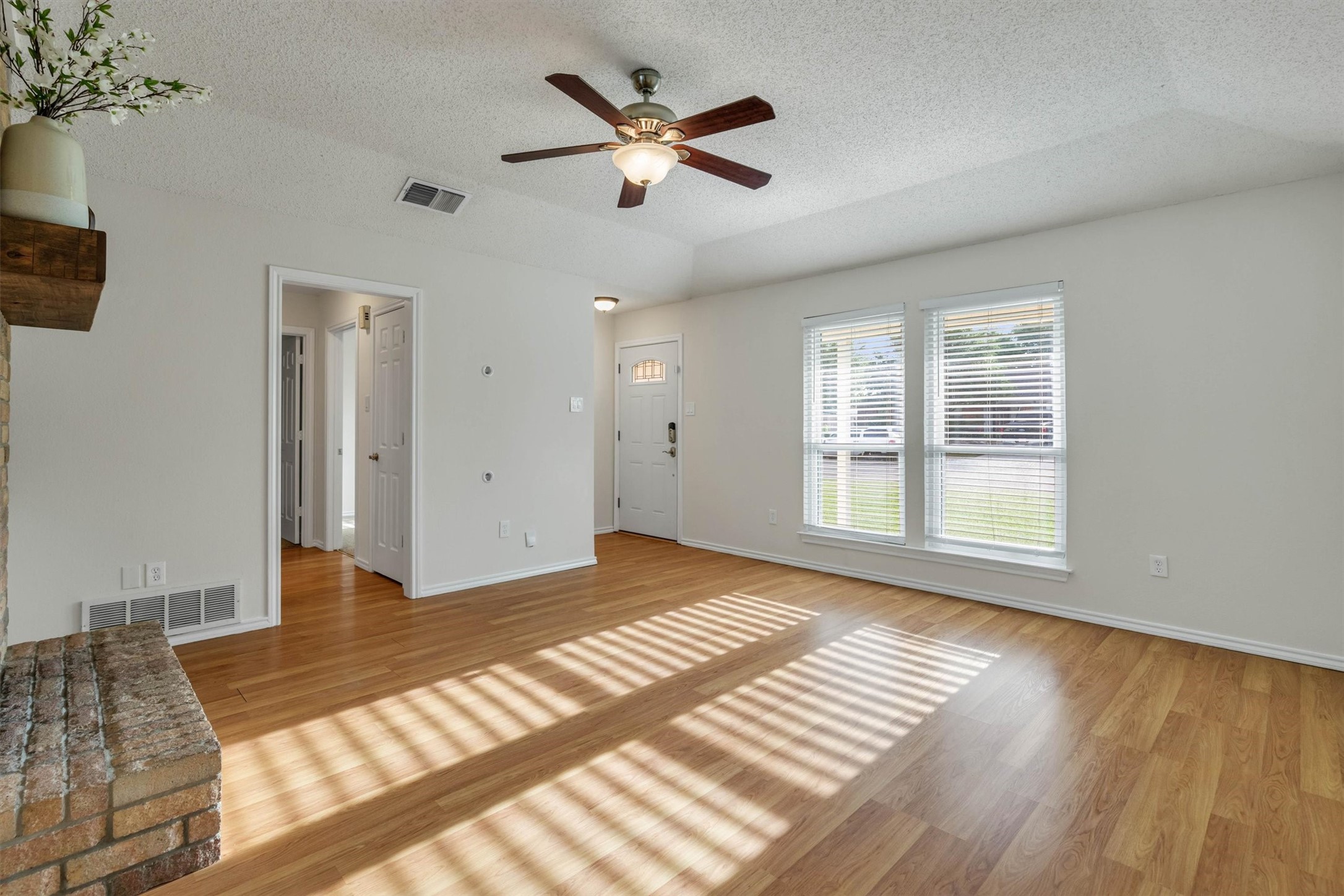 445 Parkridge Boulevard, Burleson, TX, 76028