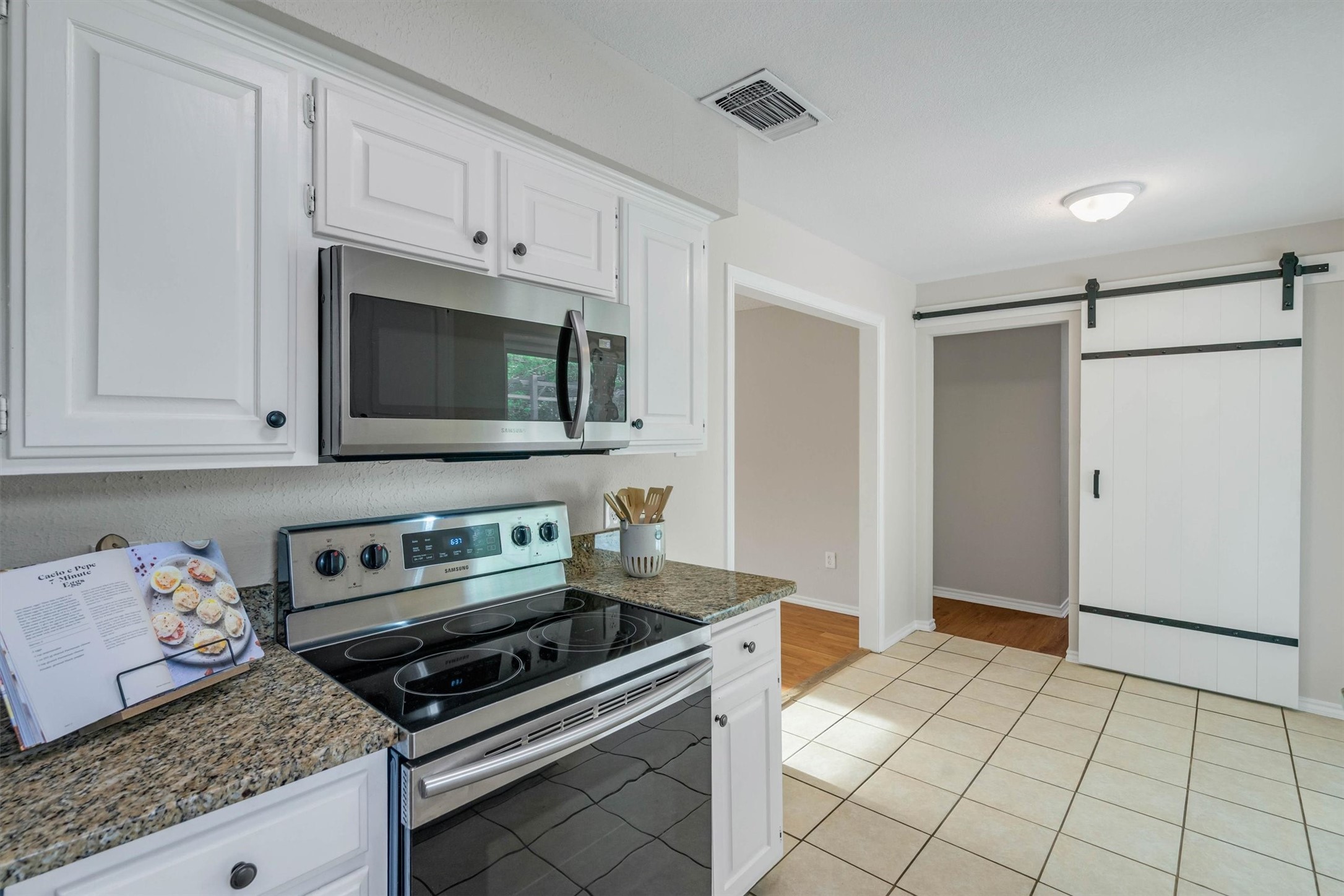 445 Parkridge Boulevard, Burleson, TX, 76028