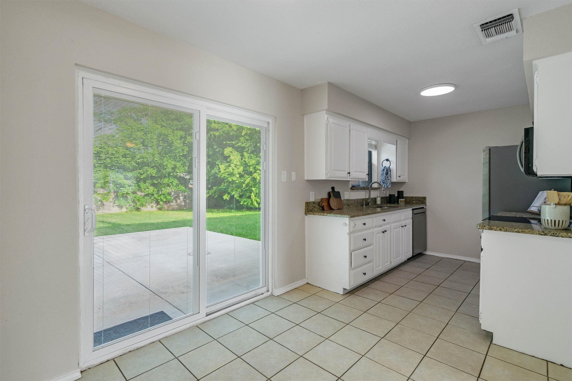 445 Parkridge Boulevard, Burleson, TX, 76028