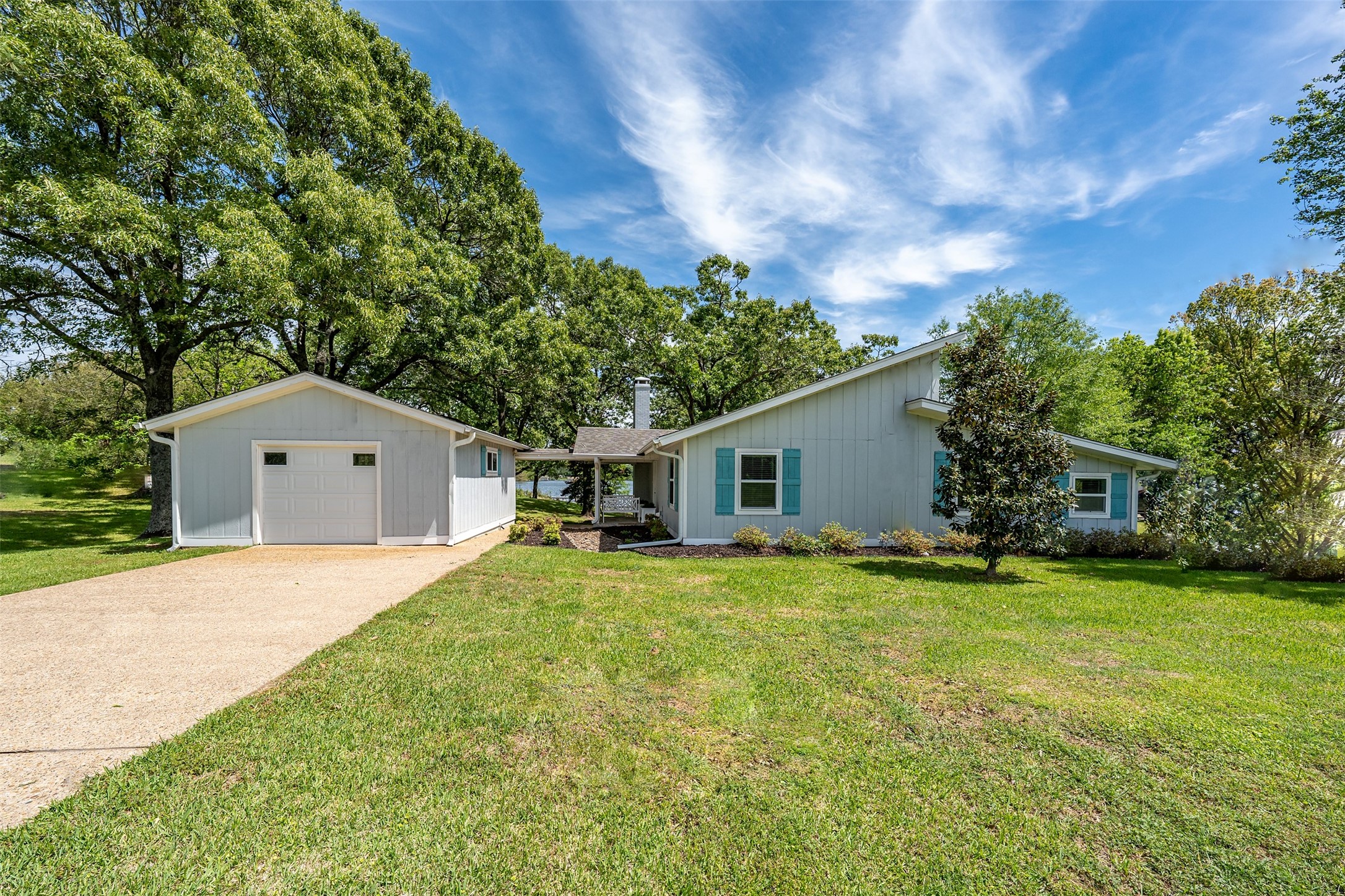 Property photo 01 of 11821 W Lake Drive, Murchison, TX 75778 | MLS #21237168
