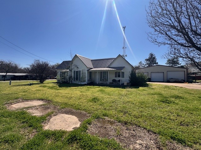8208 Pearl, Lillian, TX, 76061