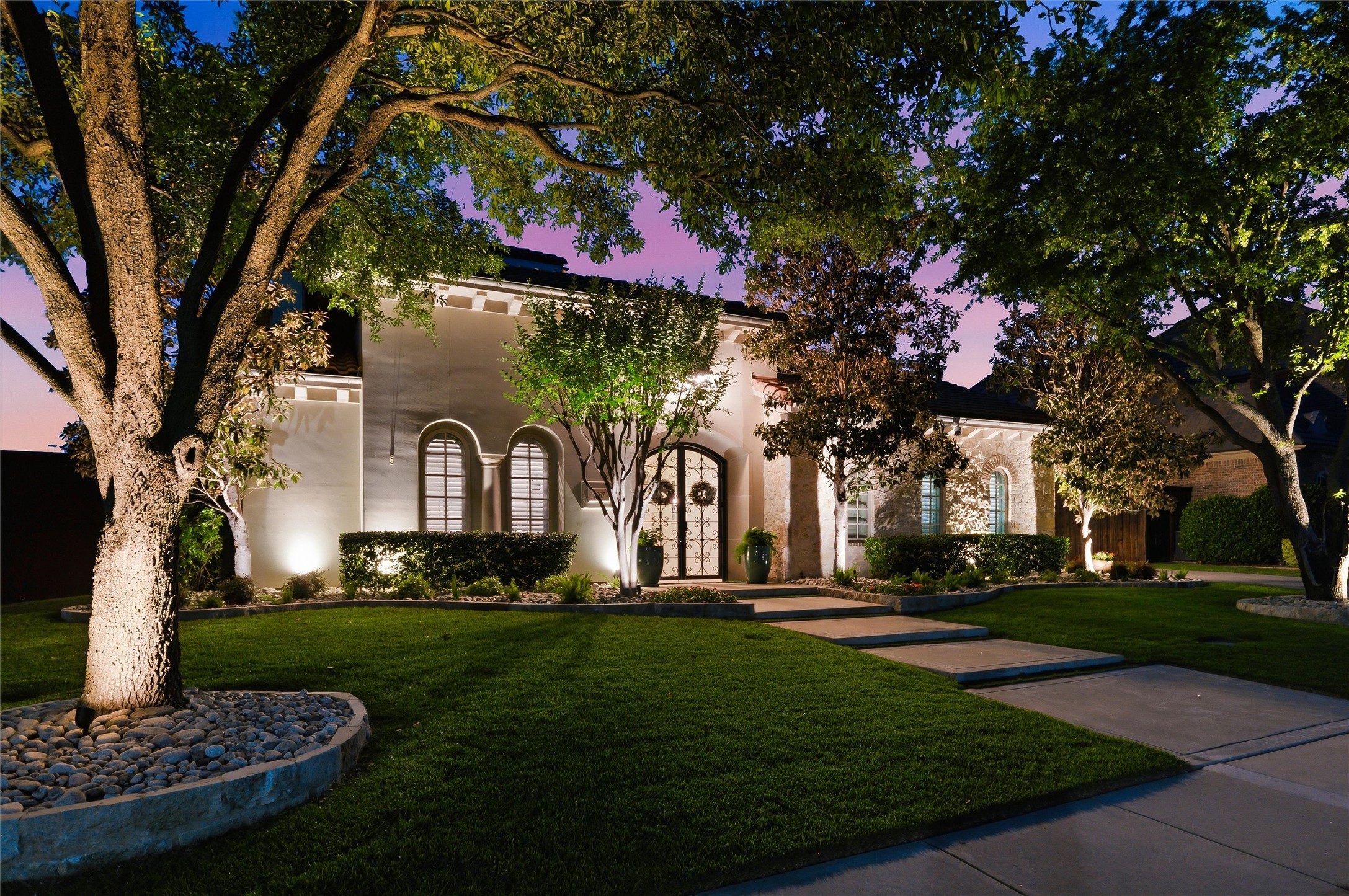 Property photo 03 of 5767 Waters Edge Drive, Irving, TX 75039 | MLS #21237221