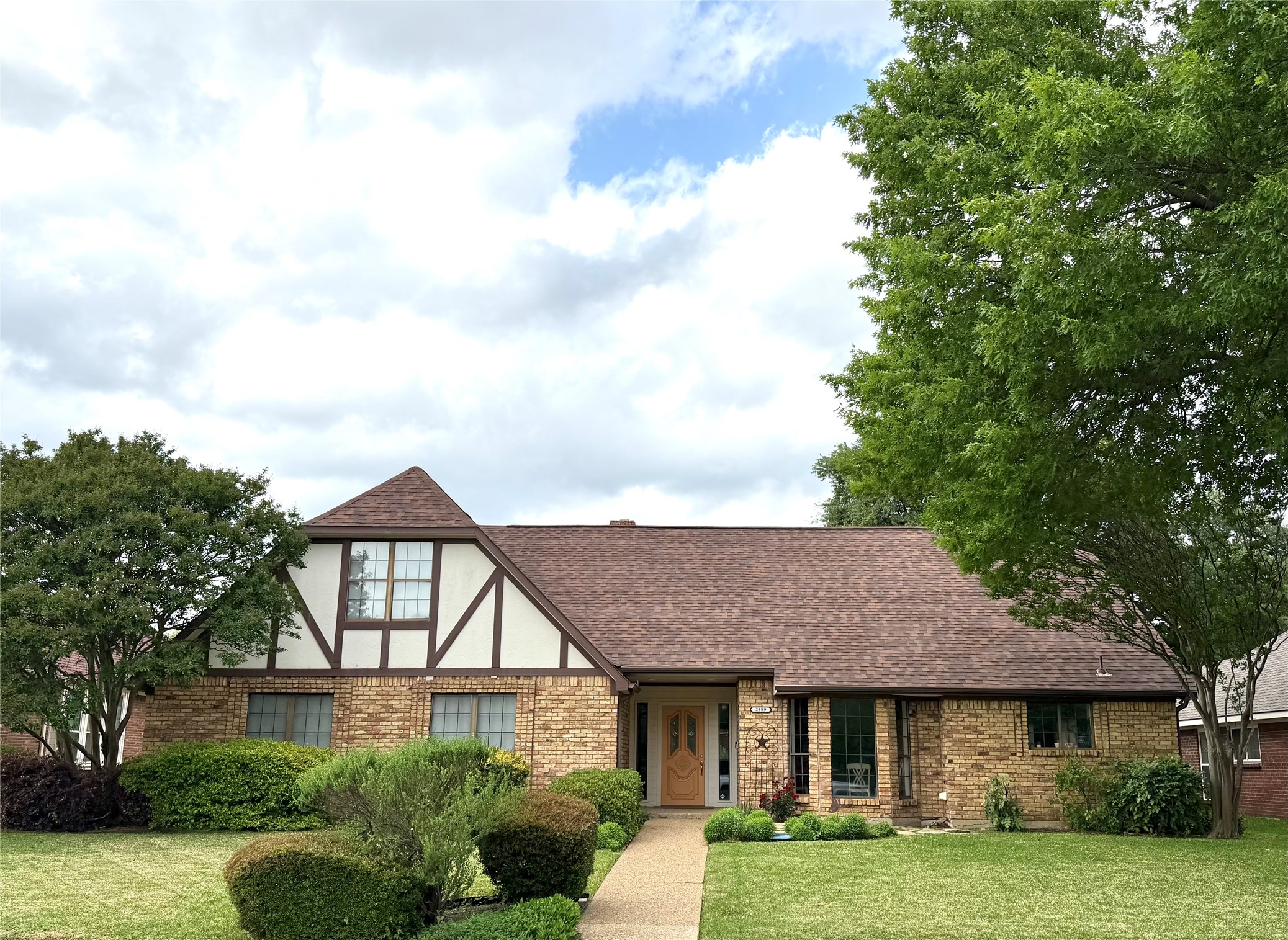 Property photo 01 of 2559 Blackberry Drive, Richardson, TX 75082 | MLS #21237370