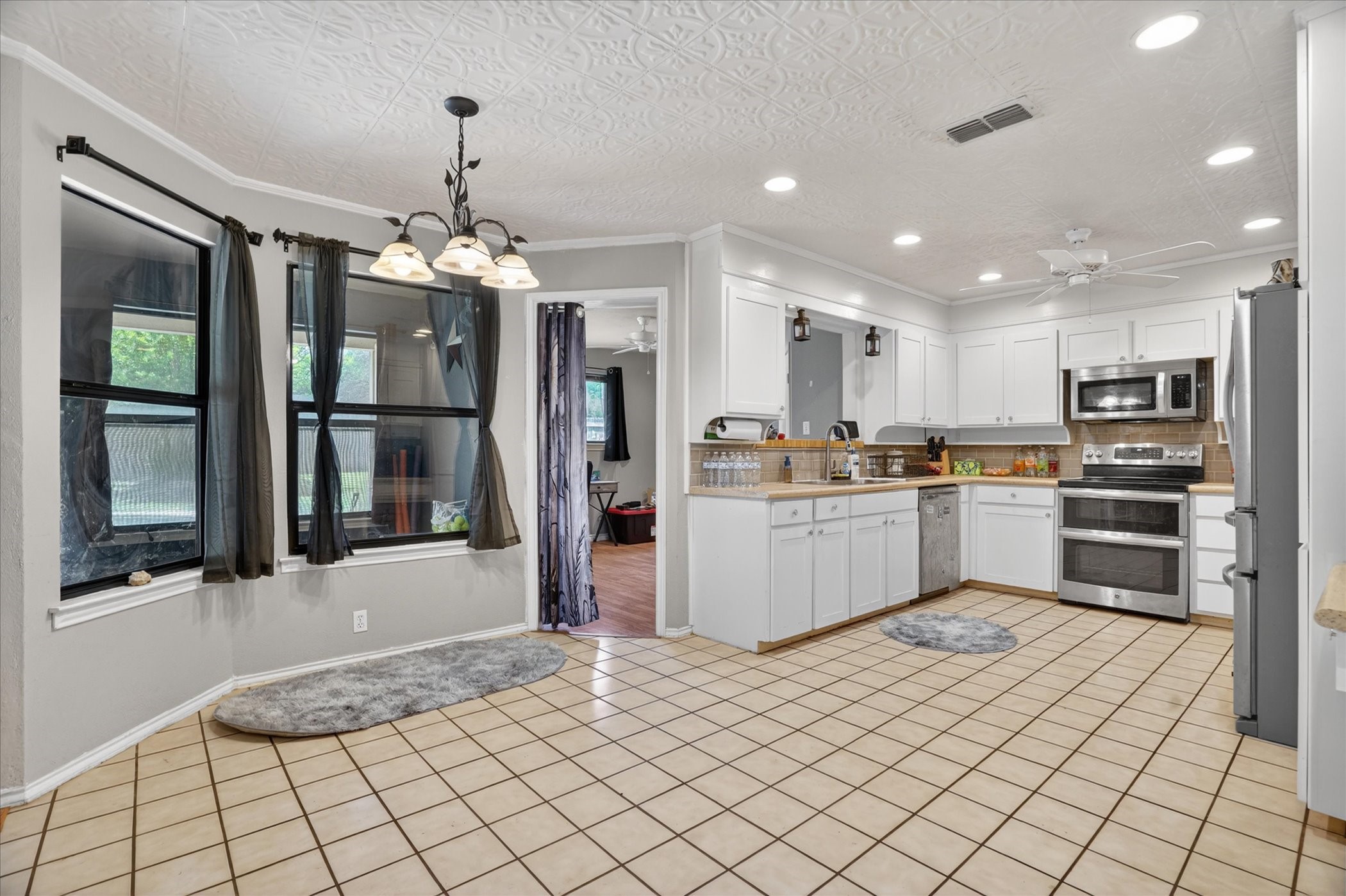 834 S Ridgeway Drive, Cleburne, TX, 76033