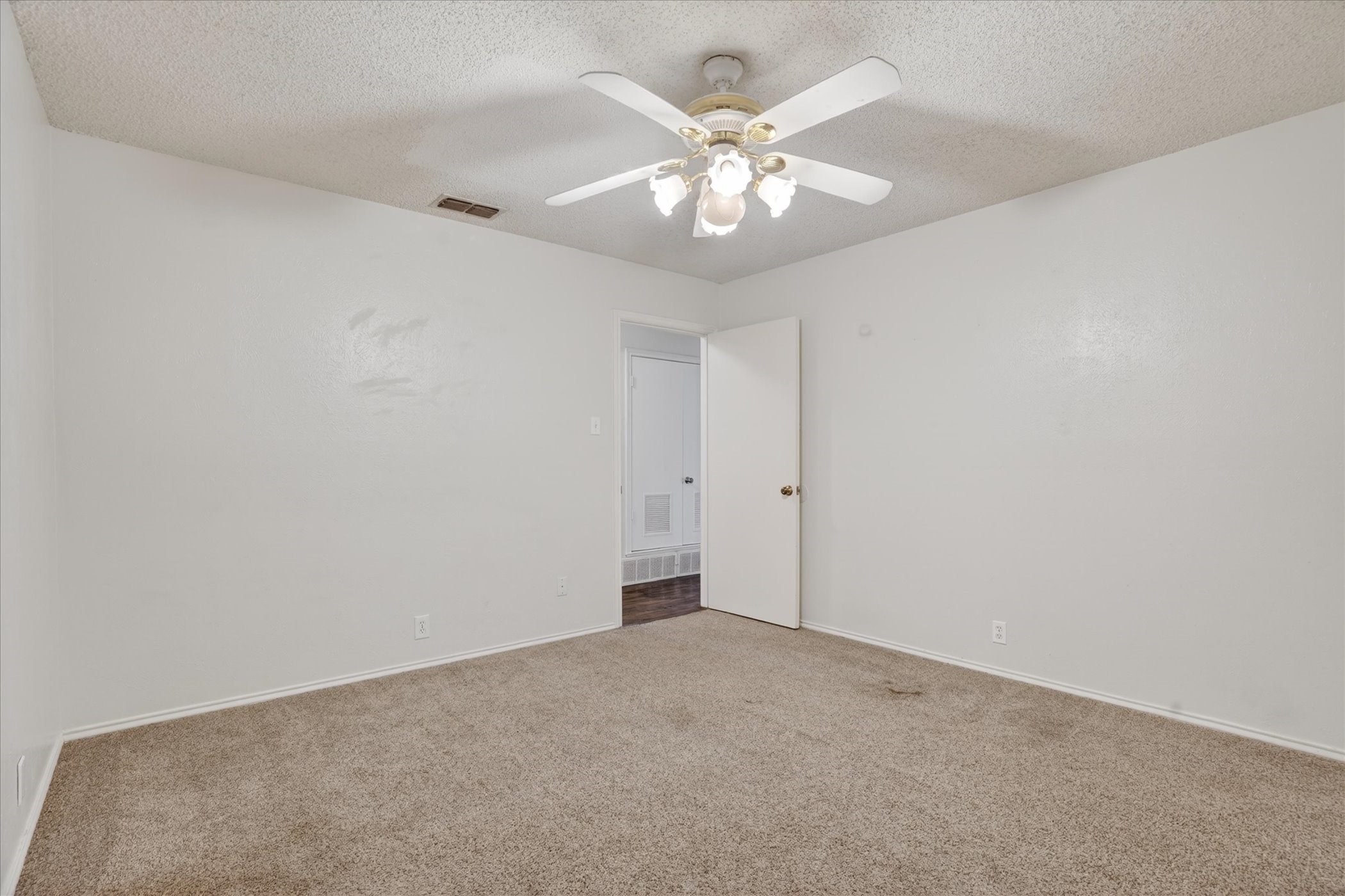 834 S Ridgeway Drive, Cleburne, TX, 76033