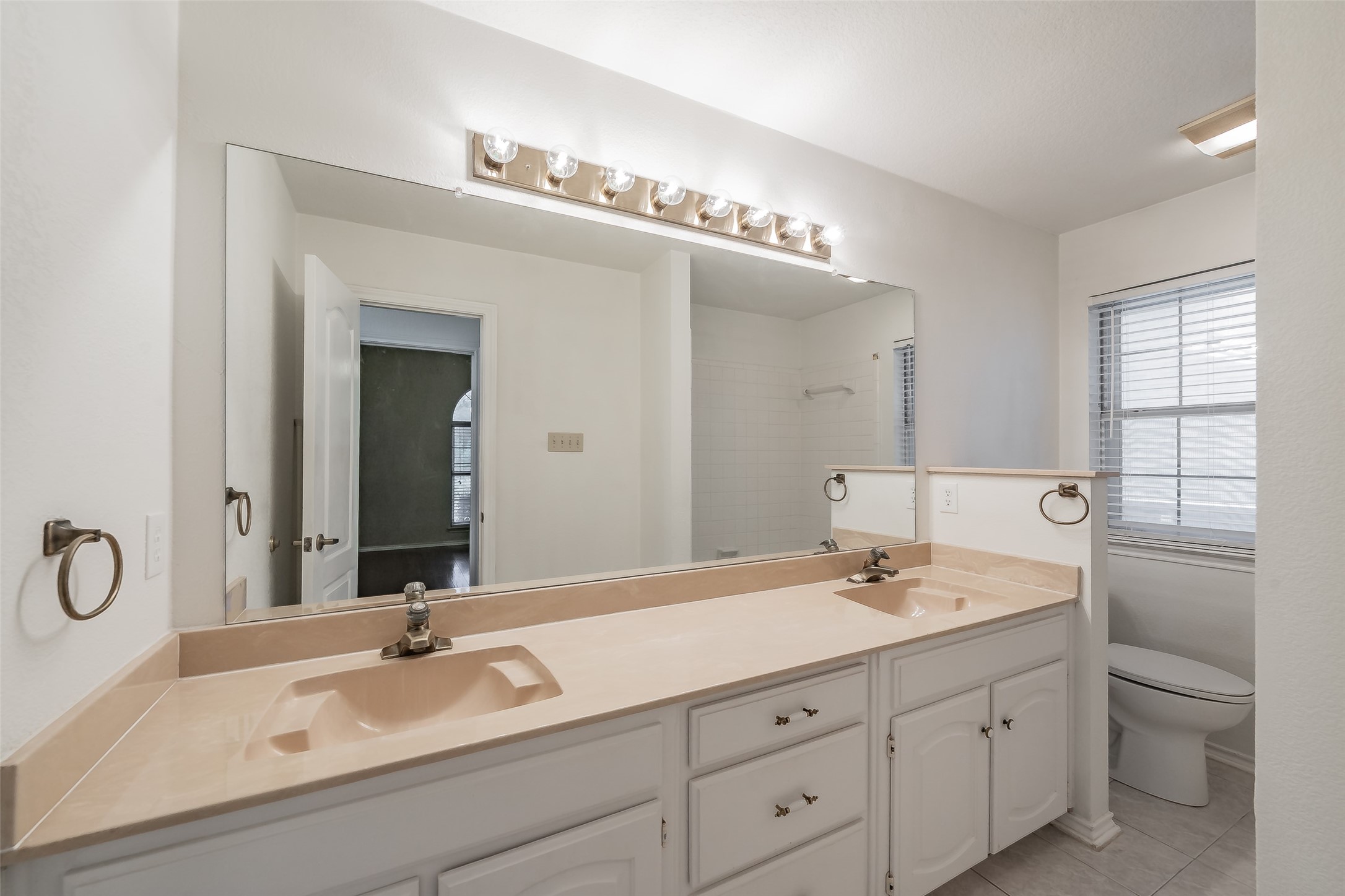702 Jonathan Drive, Euless, TX, 76040