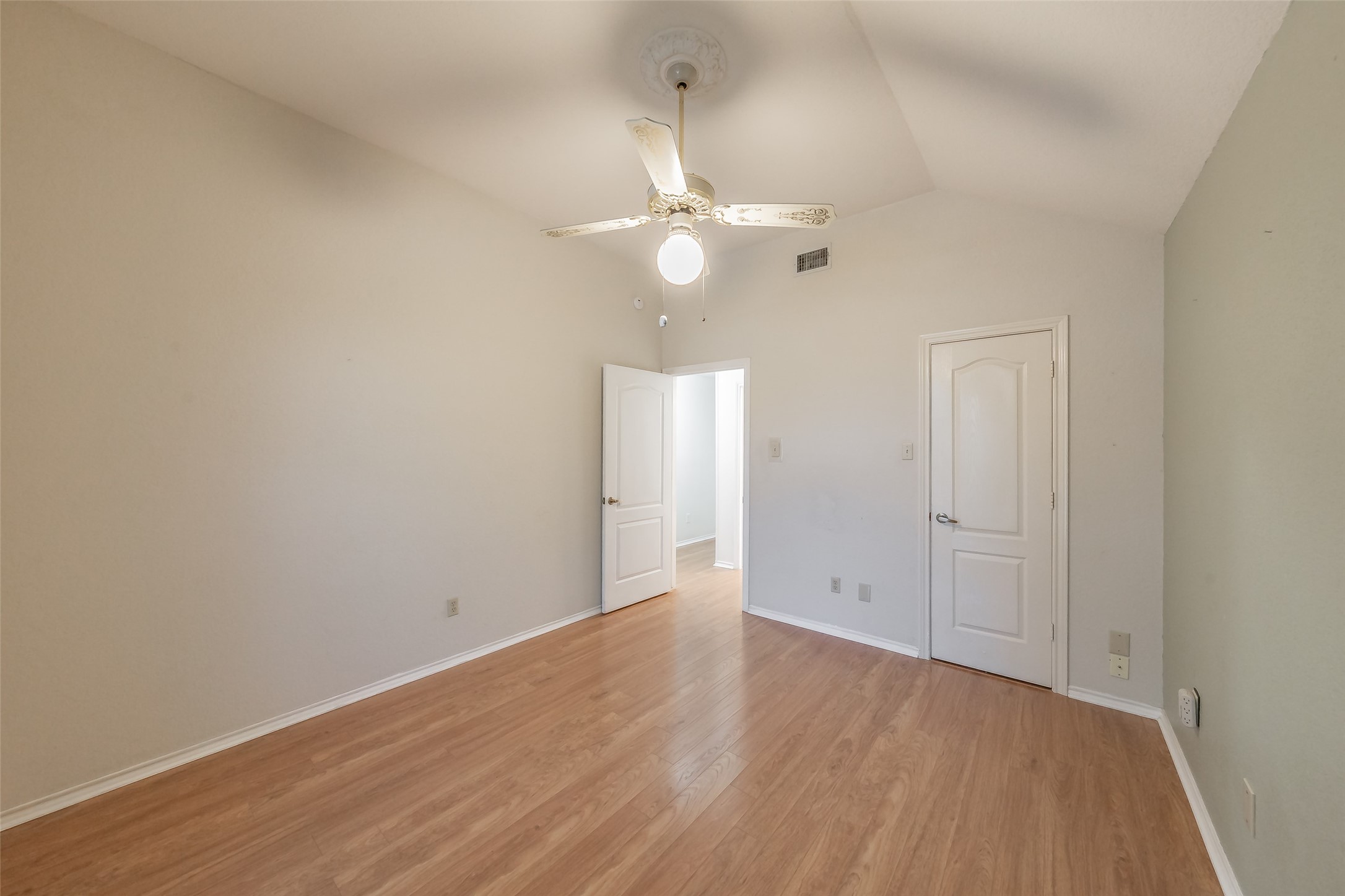 702 Jonathan Drive, Euless, TX, 76040