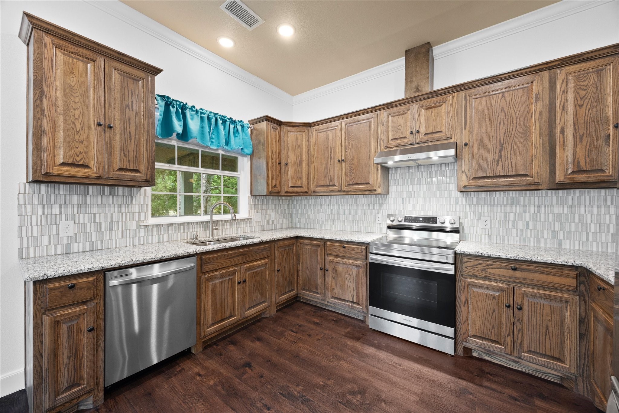 2526 Fox Point Circle, Quinlan, TX, 75474
