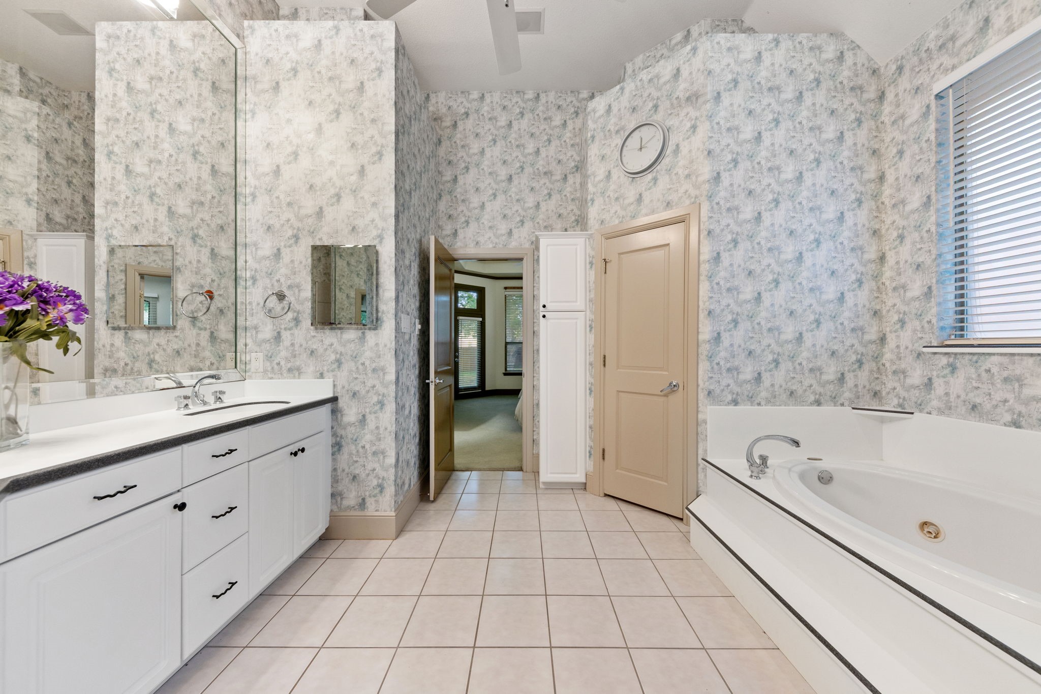 9121 Thornridge Drive, North Richland Hills, TX, 76182