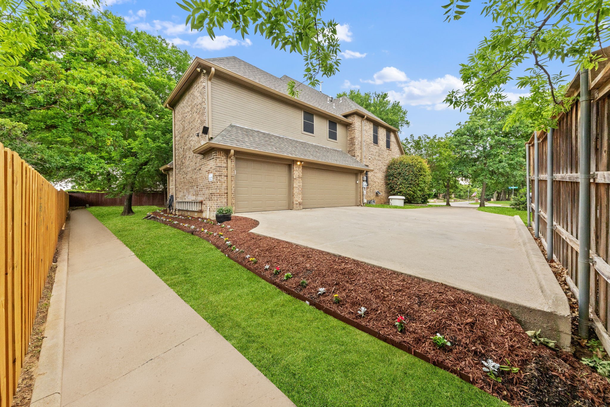 9121 Thornridge Drive, North Richland Hills, TX, 76182