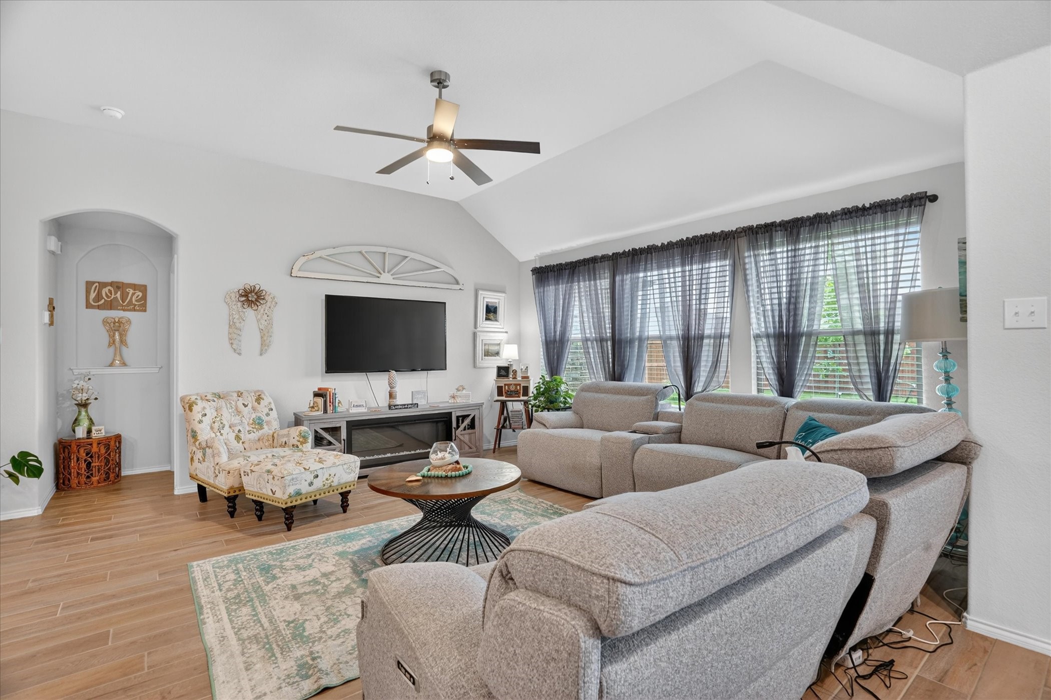 7729 Gatevine Avenue, Joshua, TX, 76058