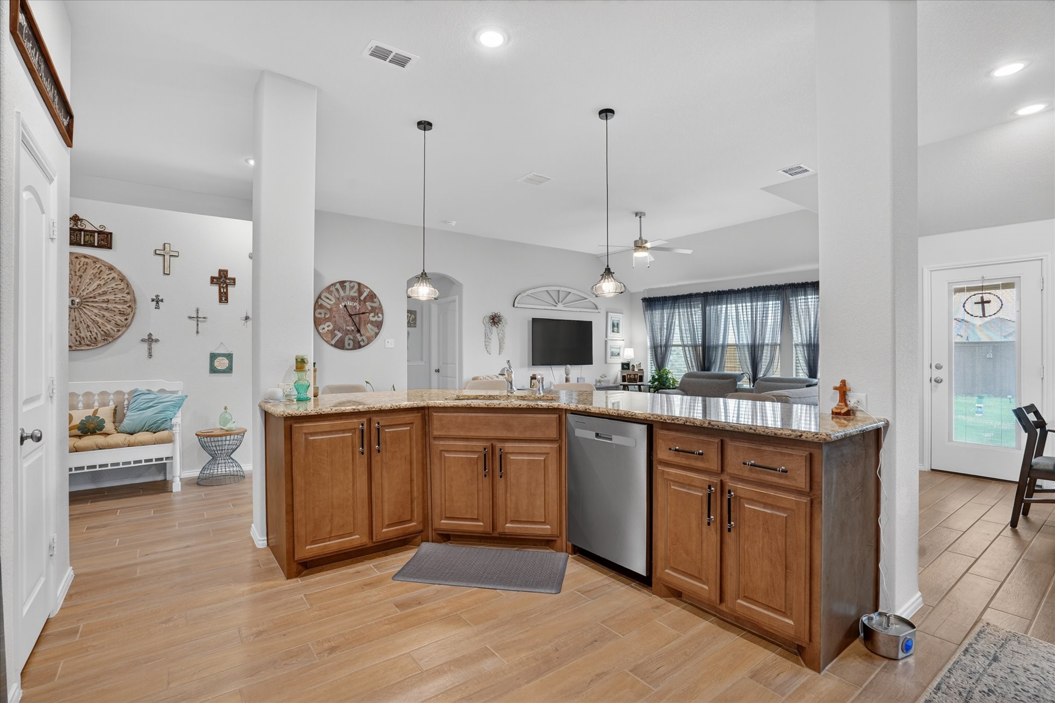 7729 Gatevine Avenue, Joshua, TX, 76058