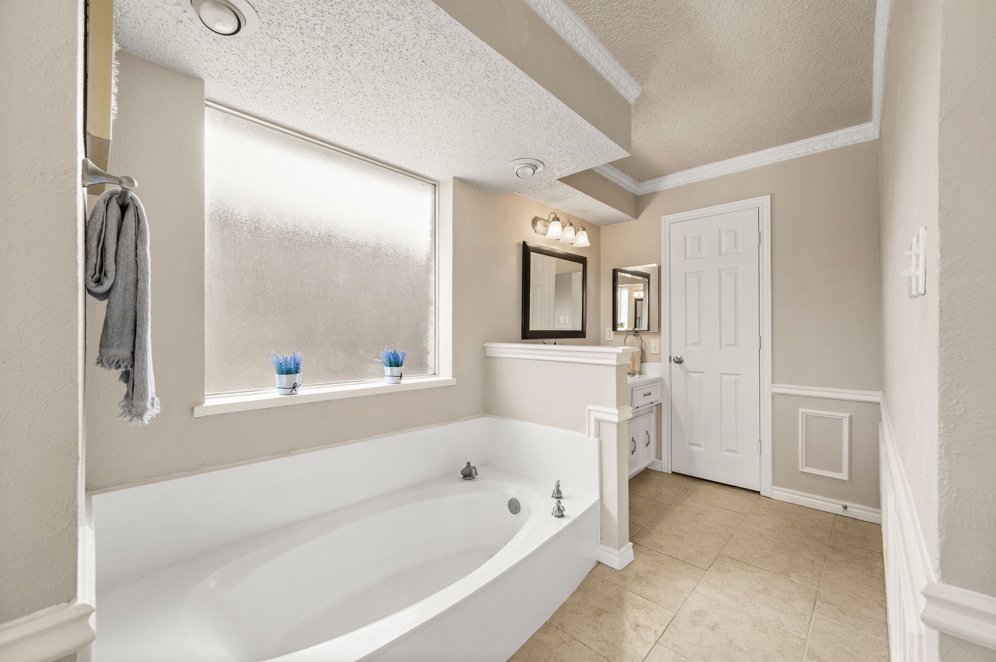 9731 Amberley Drive, Dallas, TX, 75243