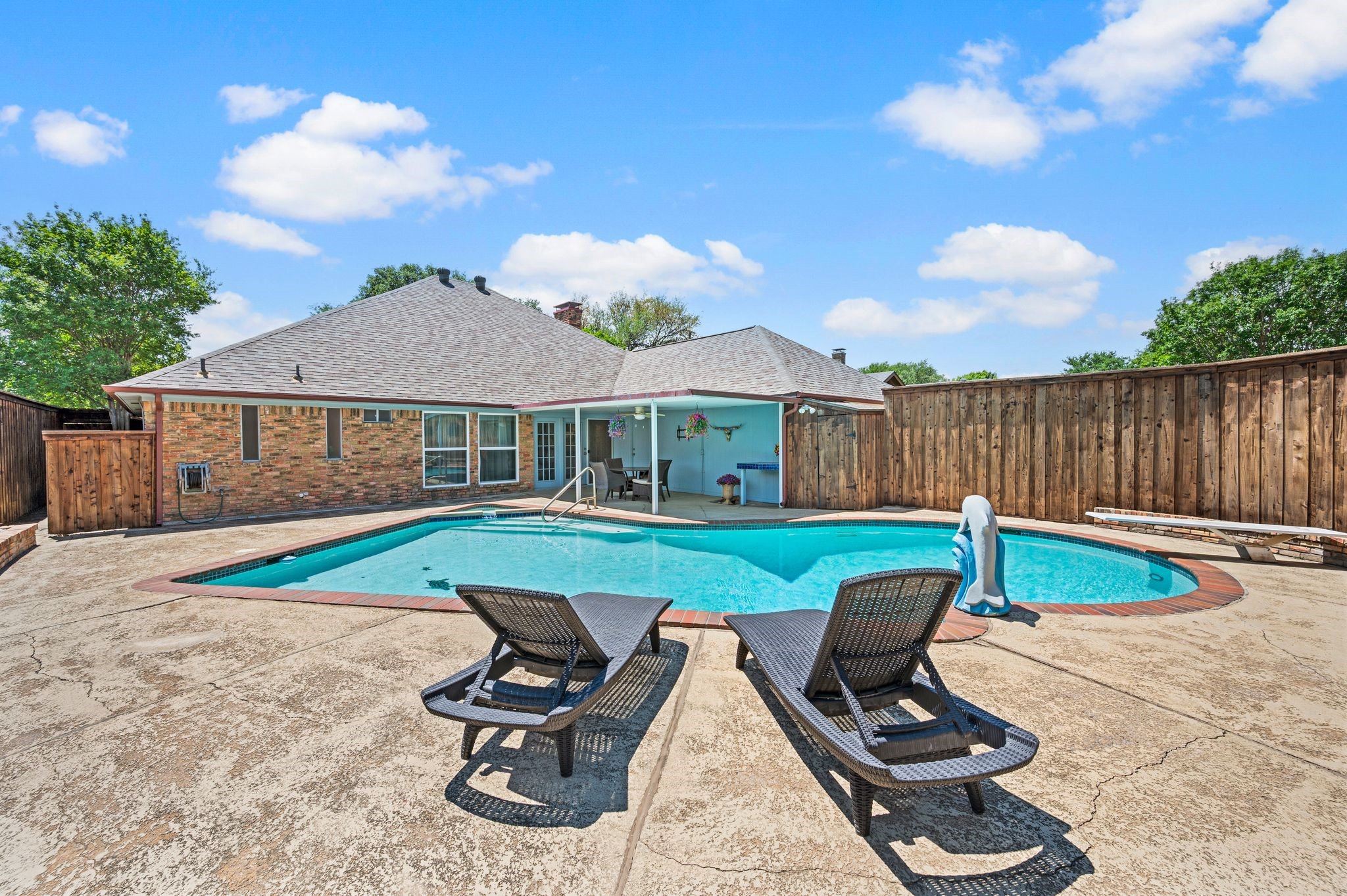 9731 Amberley Drive, Dallas, TX, 75243