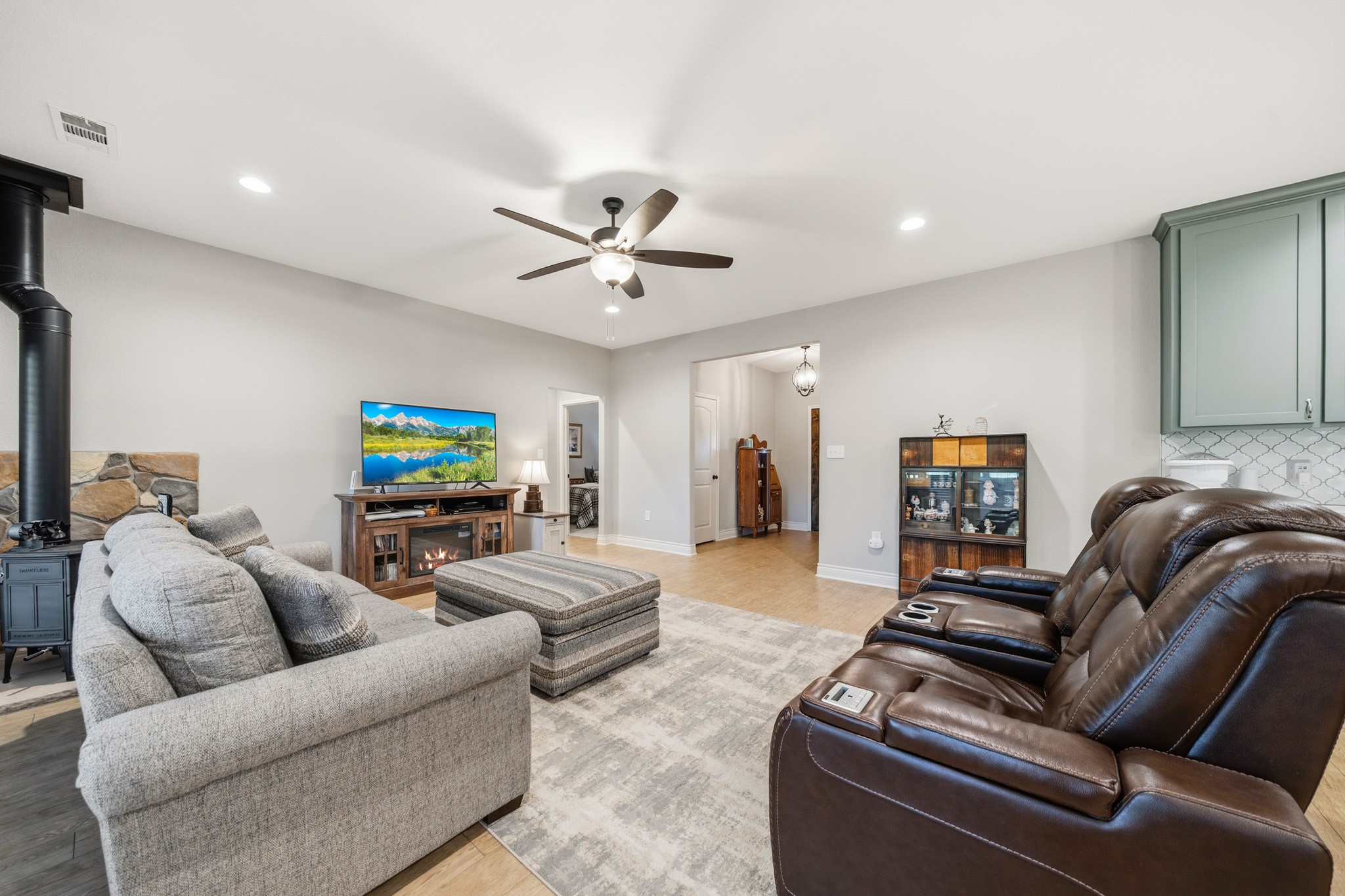 19126 White Bluff Drive, Whitney, TX, 76692