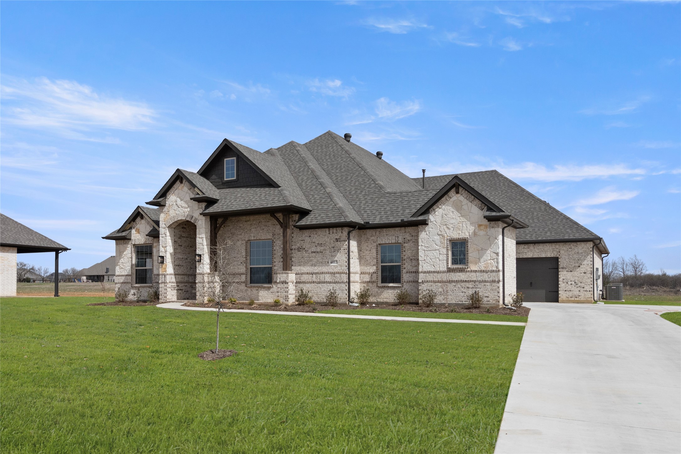 Property photo 02 of 6013 Valley View Drive, Joshua, TX 76058 | MLS #21239190