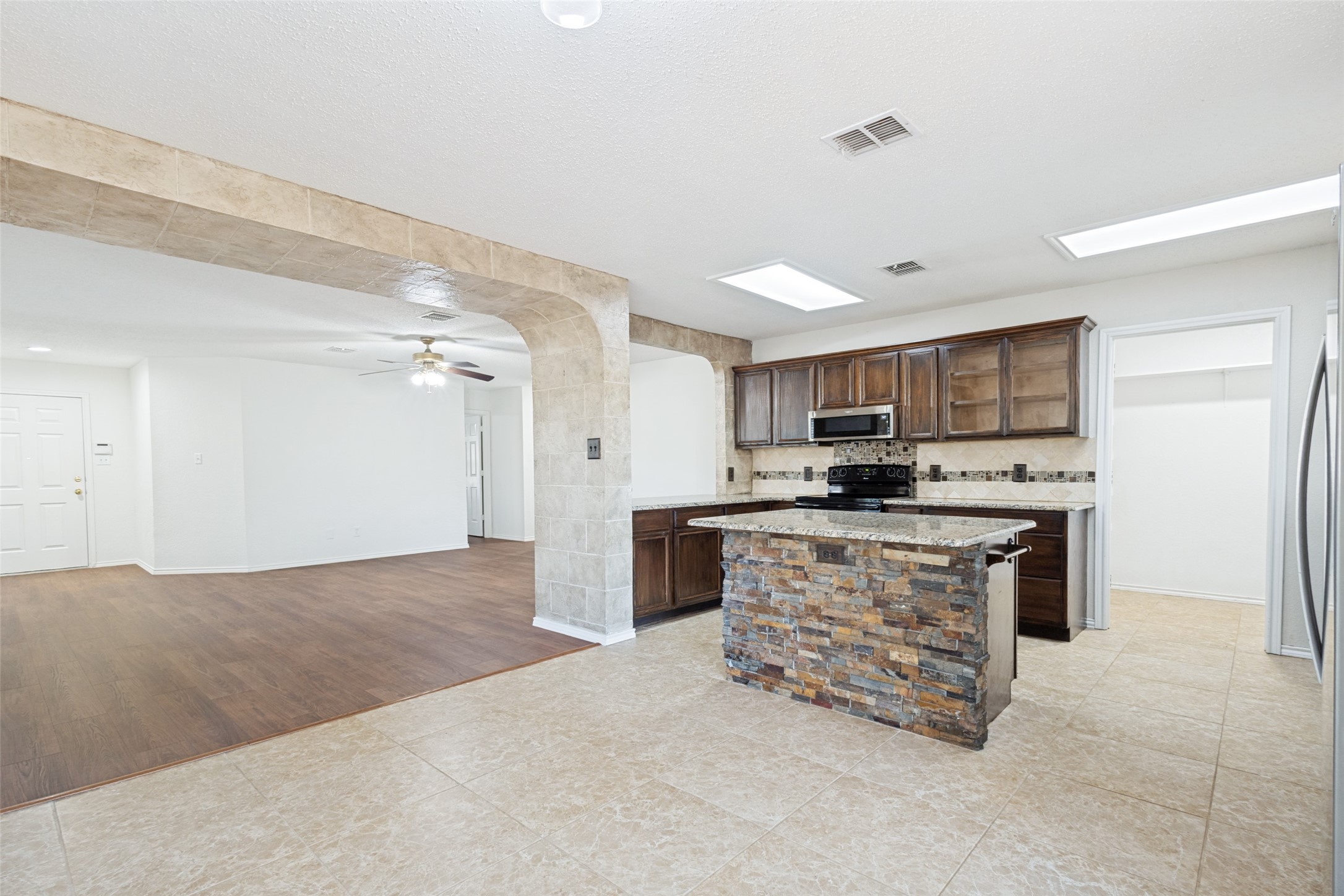 2824 Custer Drive, Corinth, TX, 76210