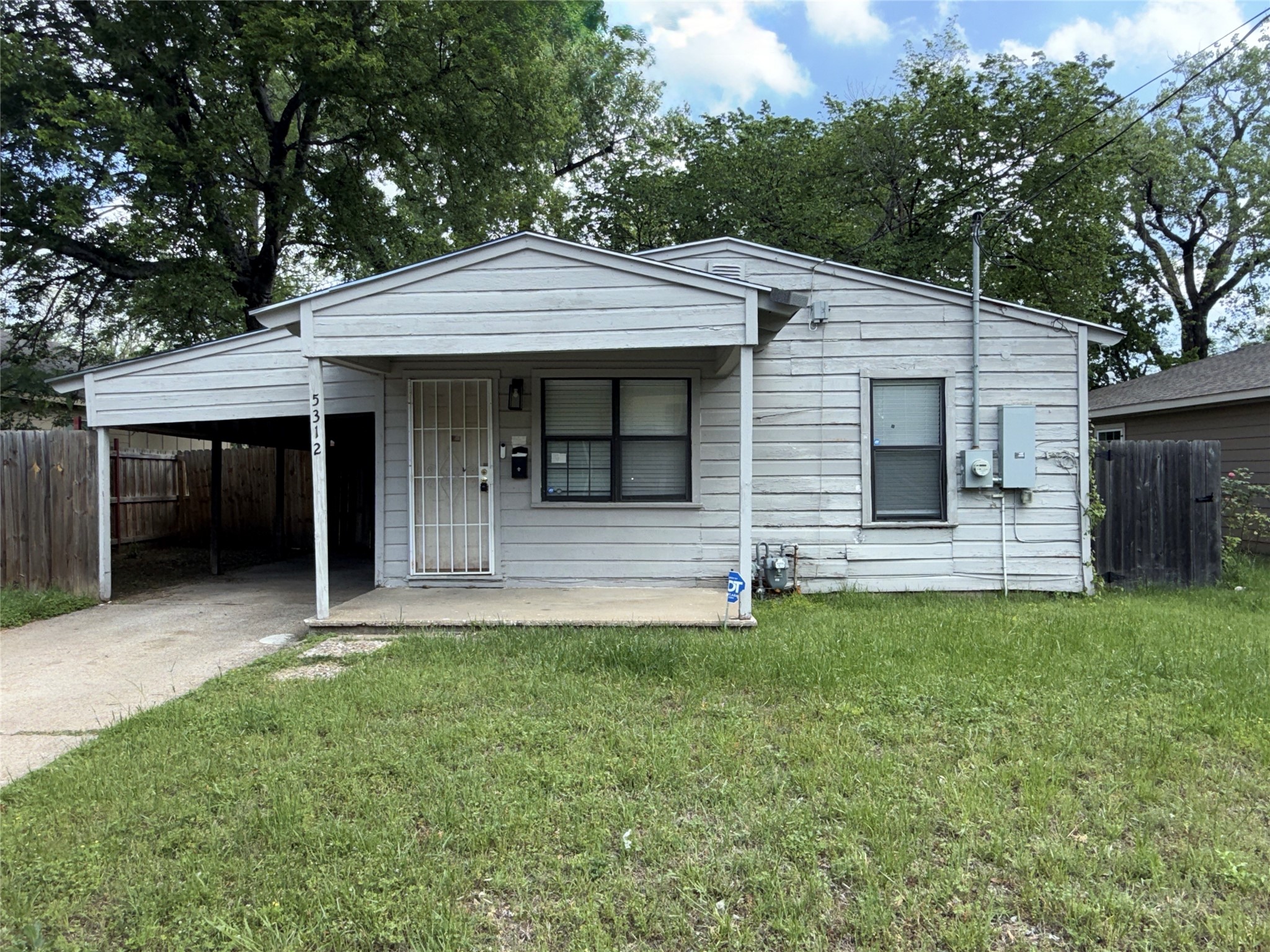 Property photo 01 of 5312 Dimple Jackson Street, Dallas, TX 75210 | MLS #21239283