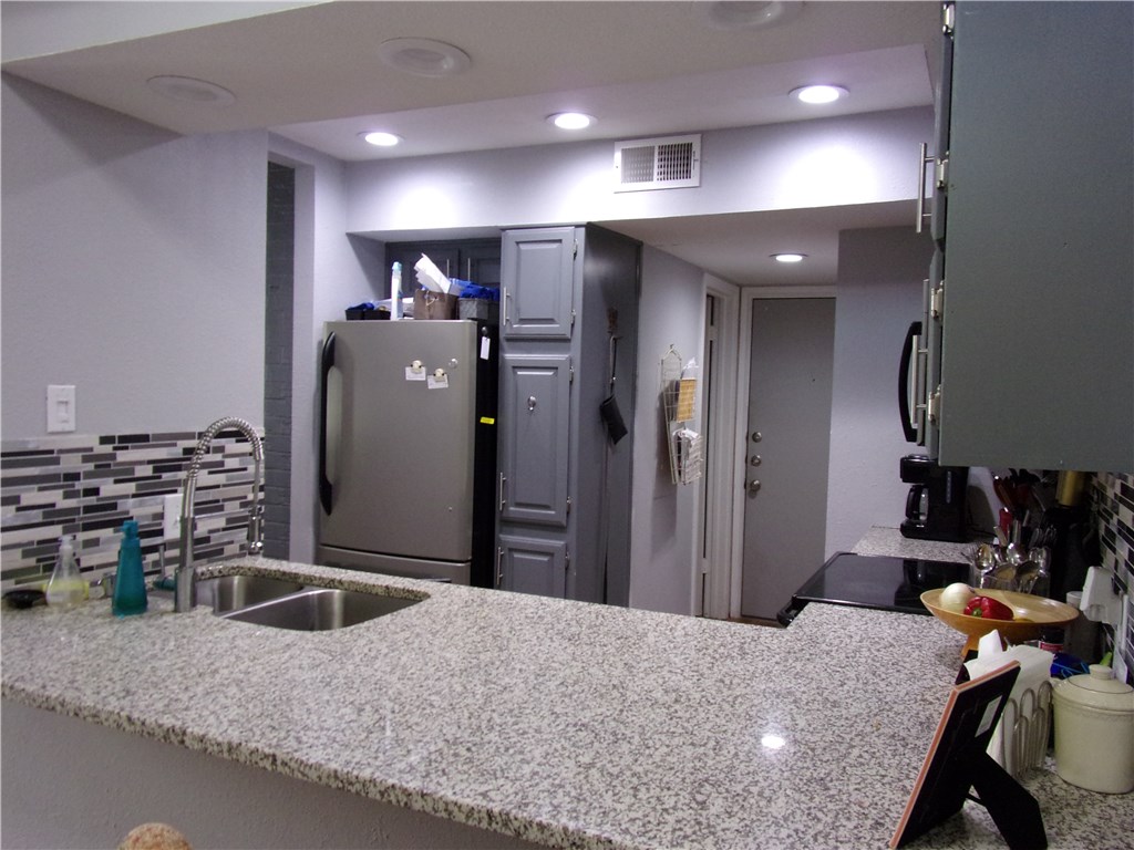 Property photo 03 of 18240 Midway Road UNIT 105, Dallas, TX 75287 | MLS #21239481
