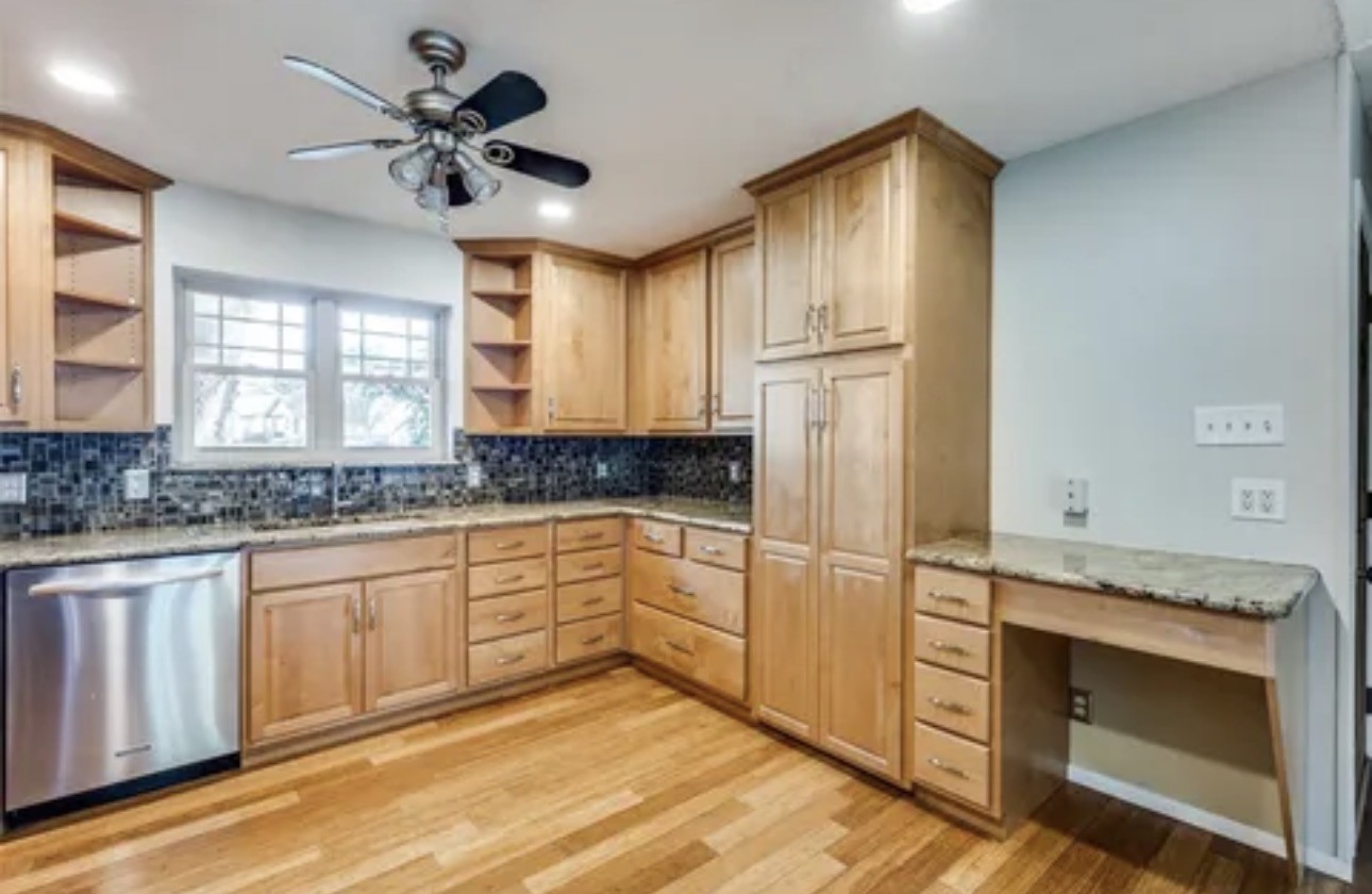 802 wilshire Court, Arlington, TX, 76012