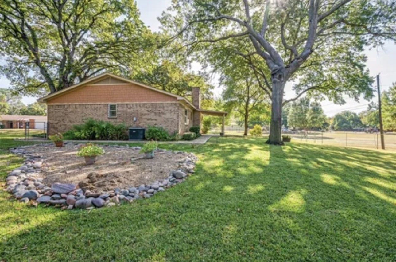 802 wilshire Court, Arlington, TX, 76012