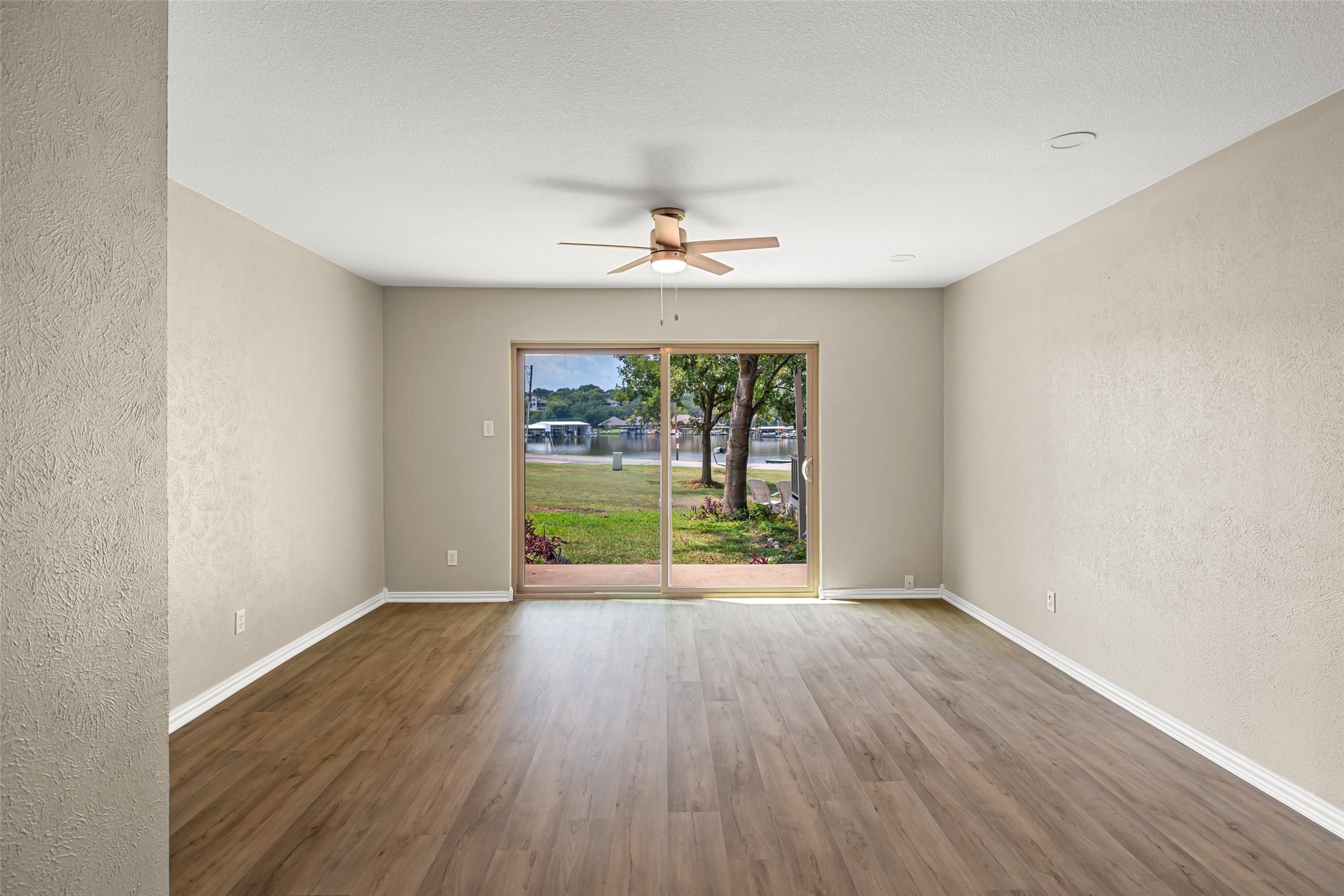 4314 Overlook Court, De Cordova, TX, 76049