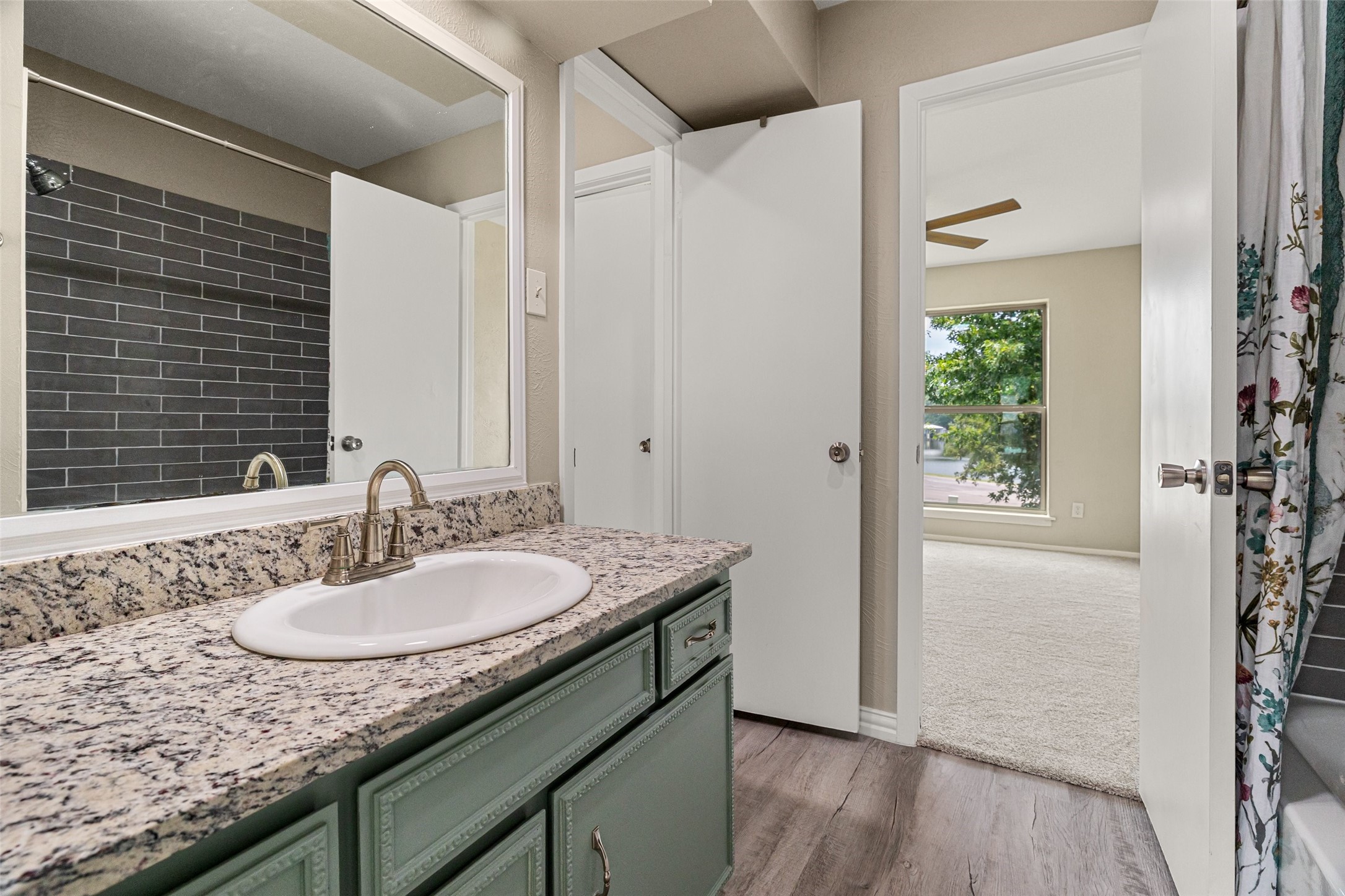 4314 Overlook Court, De Cordova, TX, 76049