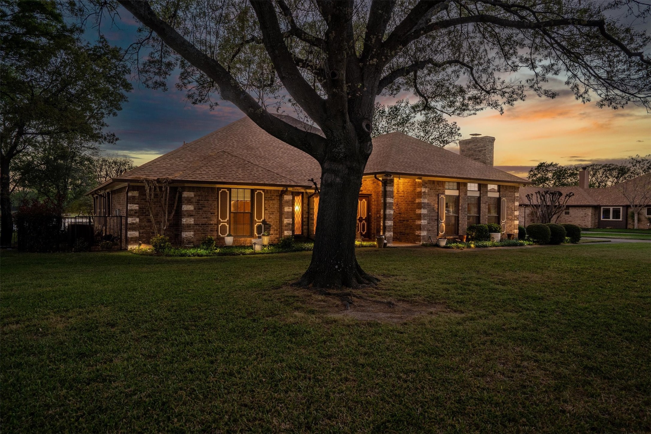 210 N Forest Lane, Double Oak, TX, 75077