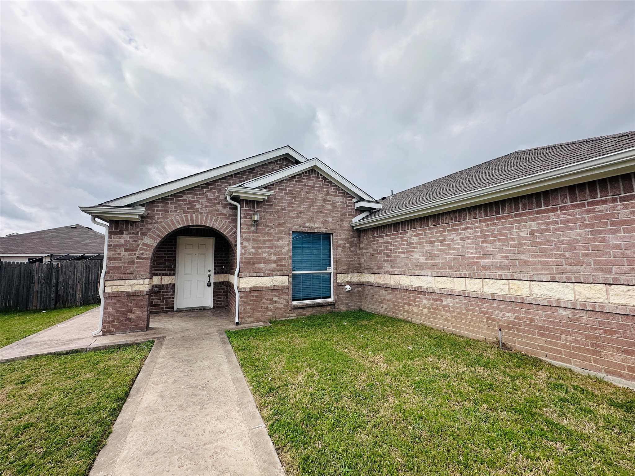 2013 Deniro Drive, Fort Worth, TX, 76134