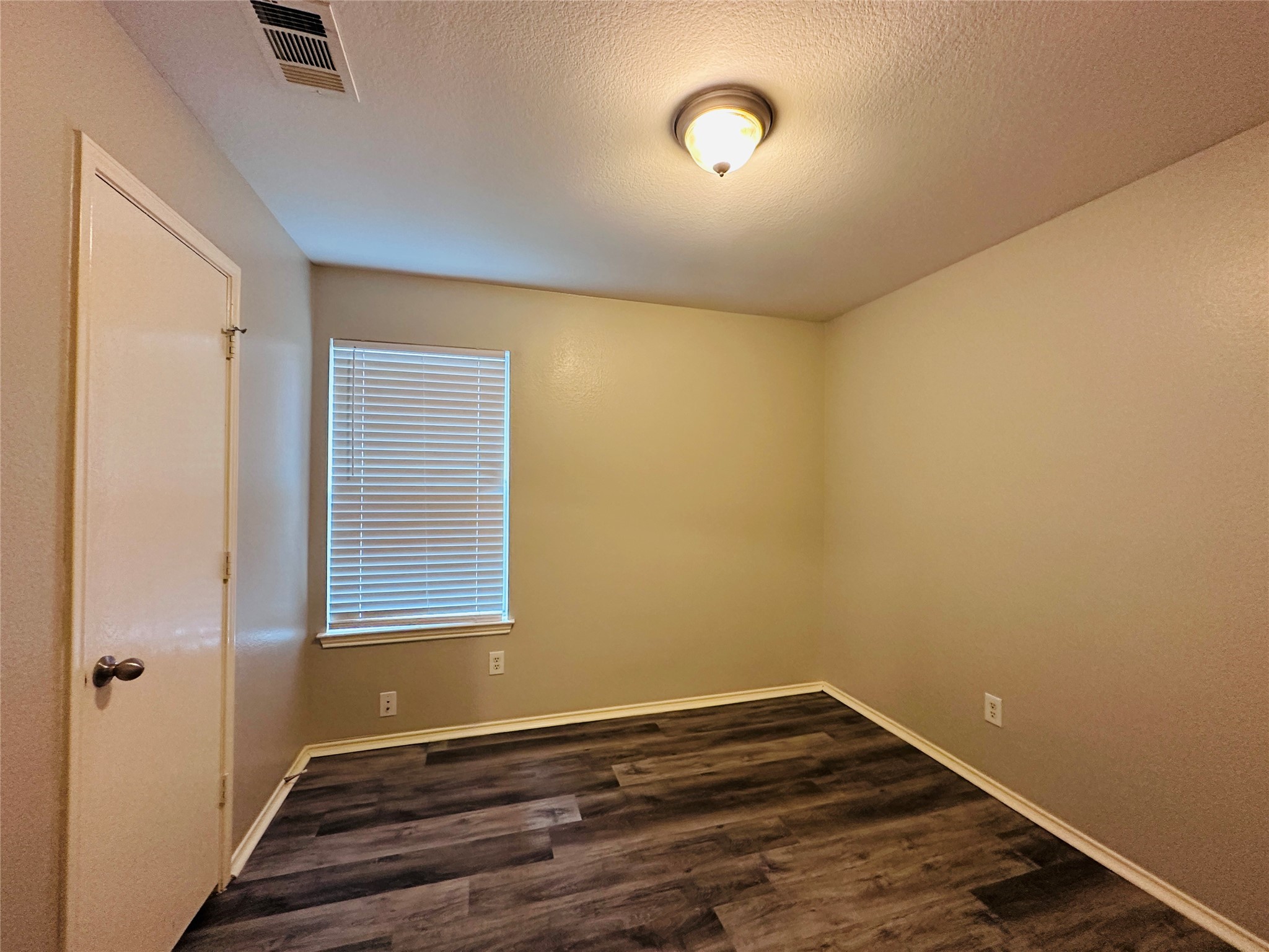 2013 Deniro Drive, Fort Worth, TX, 76134