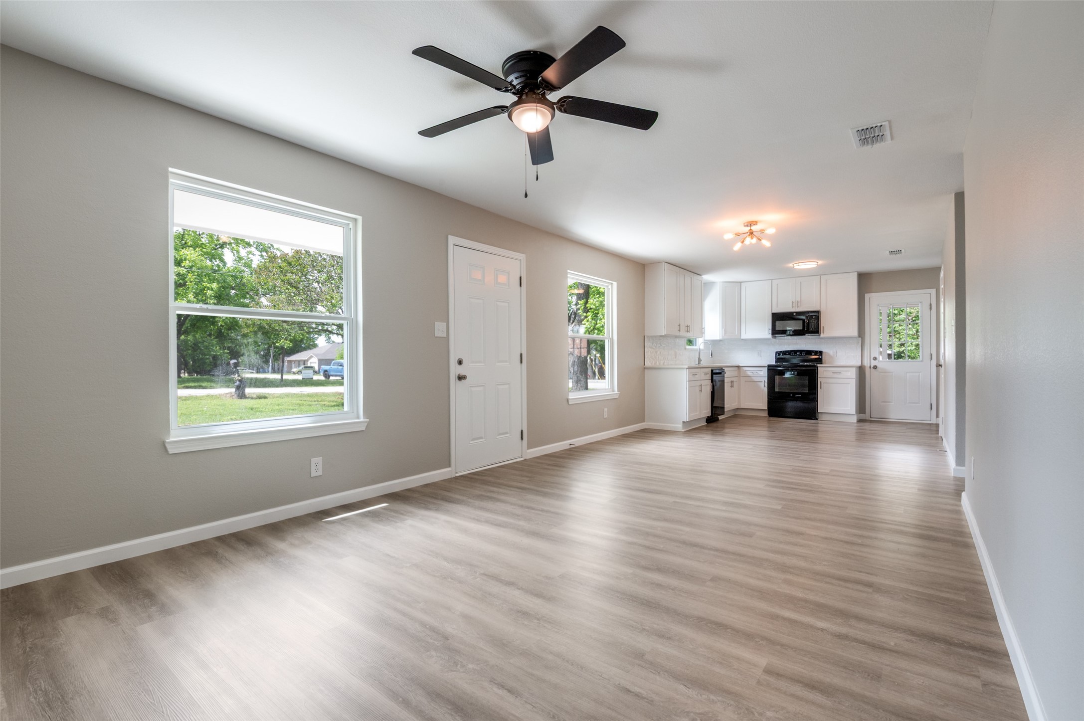 210 W Shelton Street, Alvarado, TX, 76009