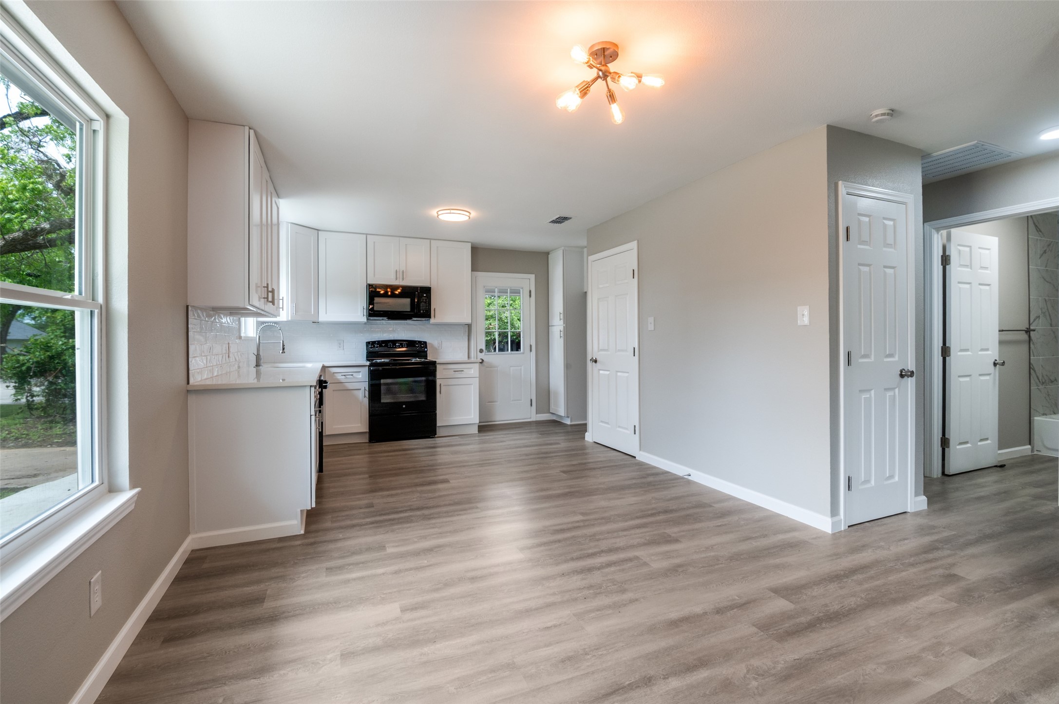 210 W Shelton Street, Alvarado, TX, 76009