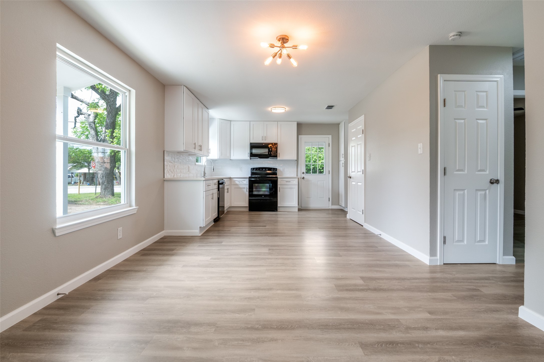 210 W Shelton Street, Alvarado, TX, 76009