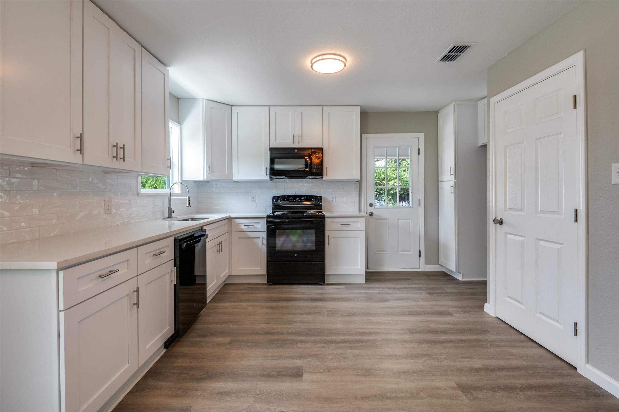 210 W Shelton Street, Alvarado, TX, 76009