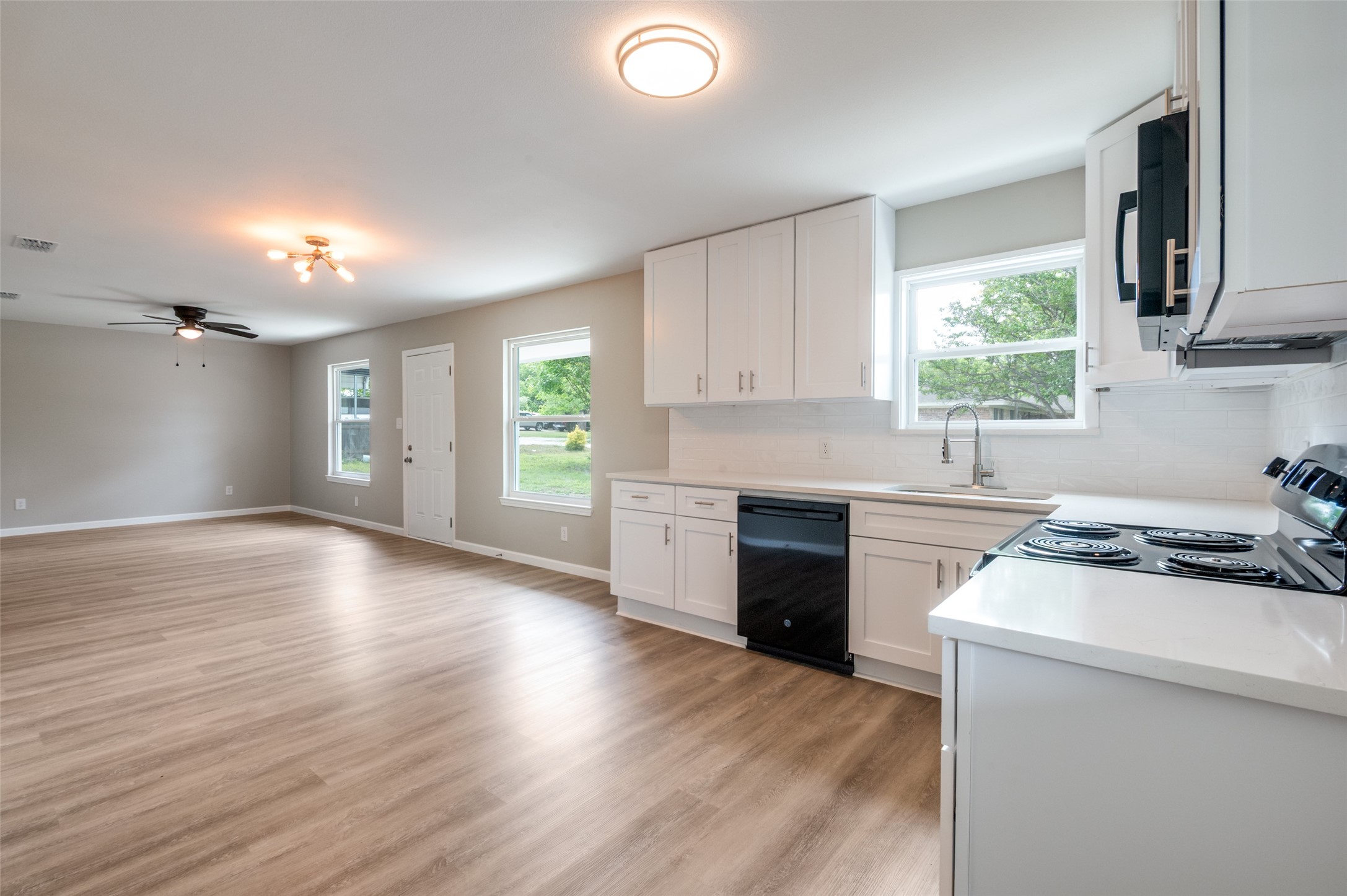 210 W Shelton Street, Alvarado, TX, 76009