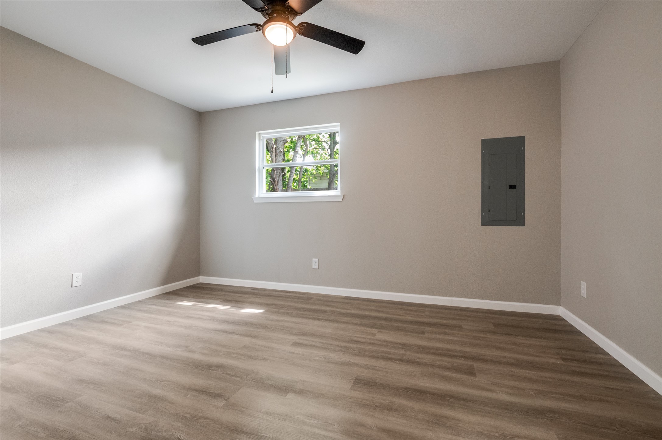210 W Shelton Street, Alvarado, TX, 76009
