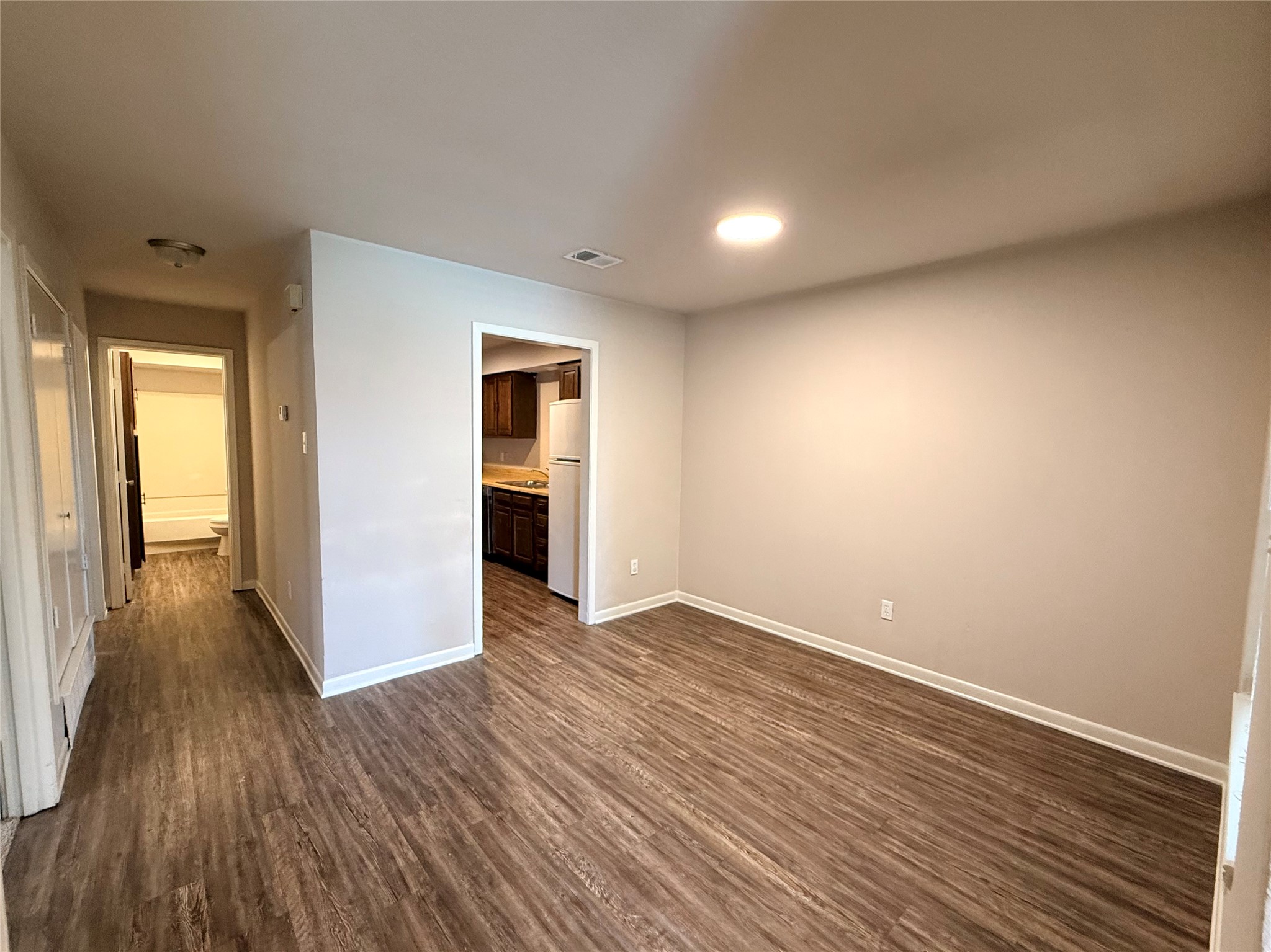 Property photo 02 of 1413 Blackwell Drive, Irving, TX 75061 | MLS #21240466