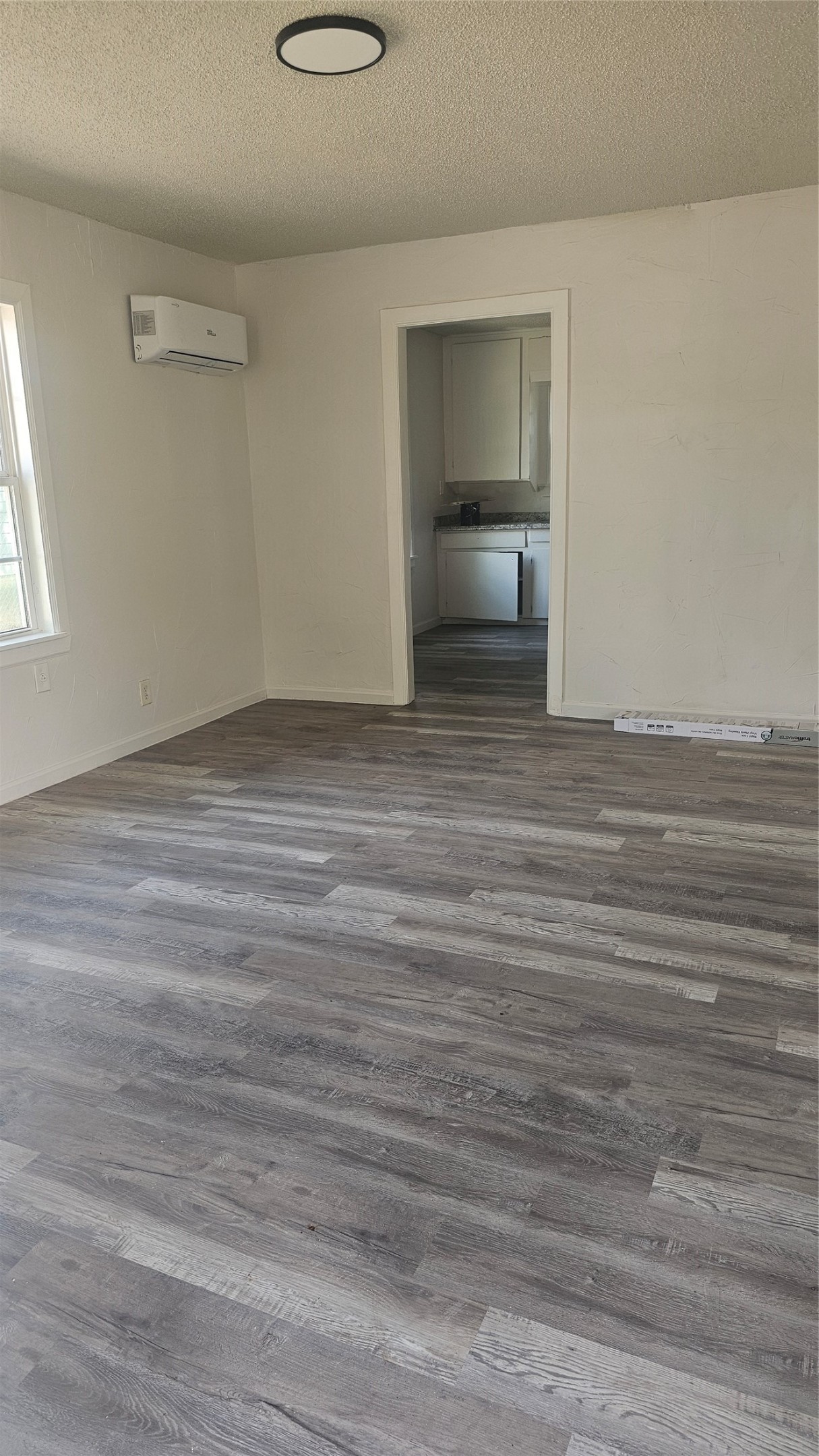 Property photo 02 of 7956 Hull Avenue, Dallas, TX 75216 | MLS #21240498
