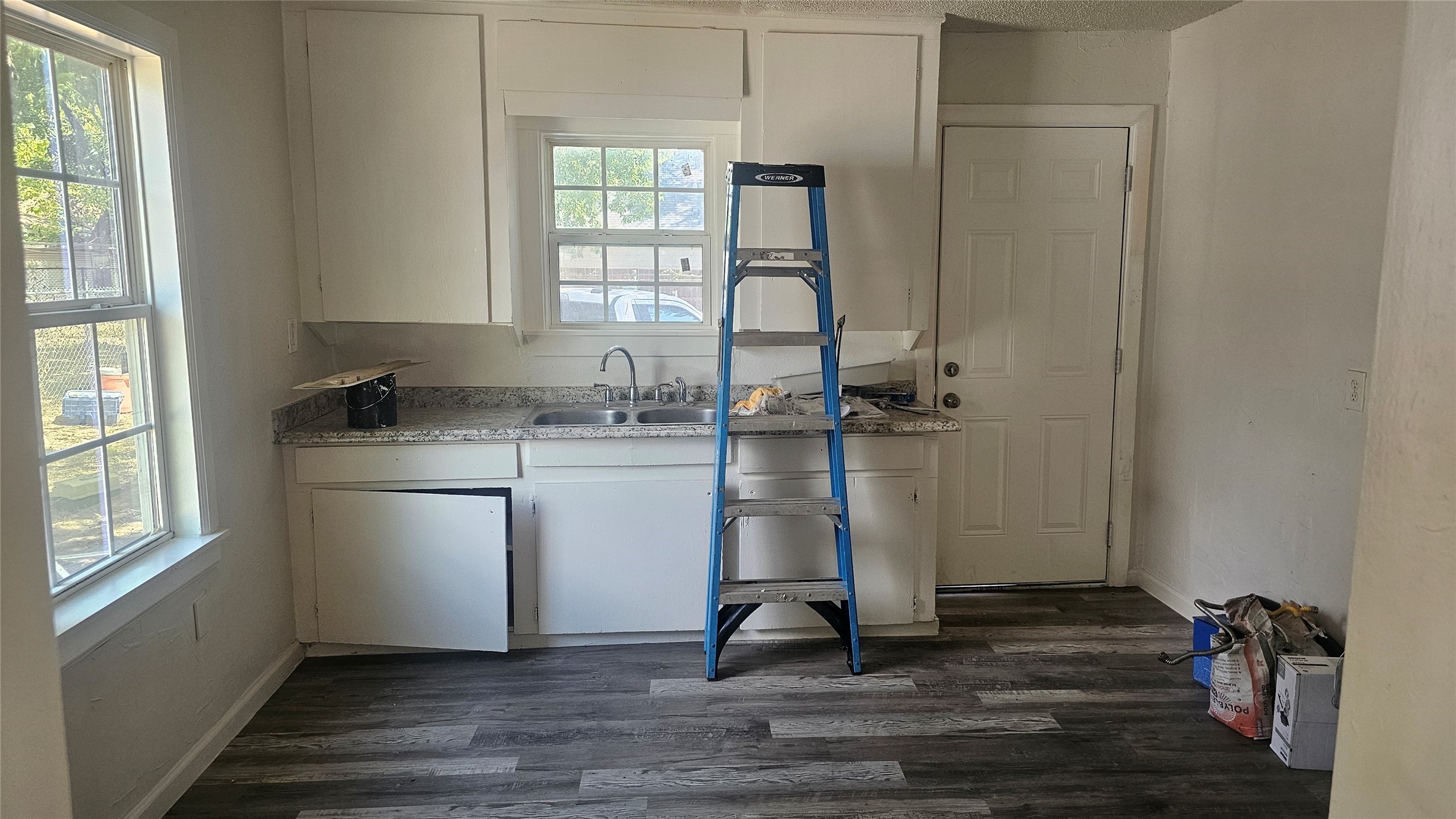 Property photo 03 of 7956 Hull Avenue, Dallas, TX 75216 | MLS #21240498