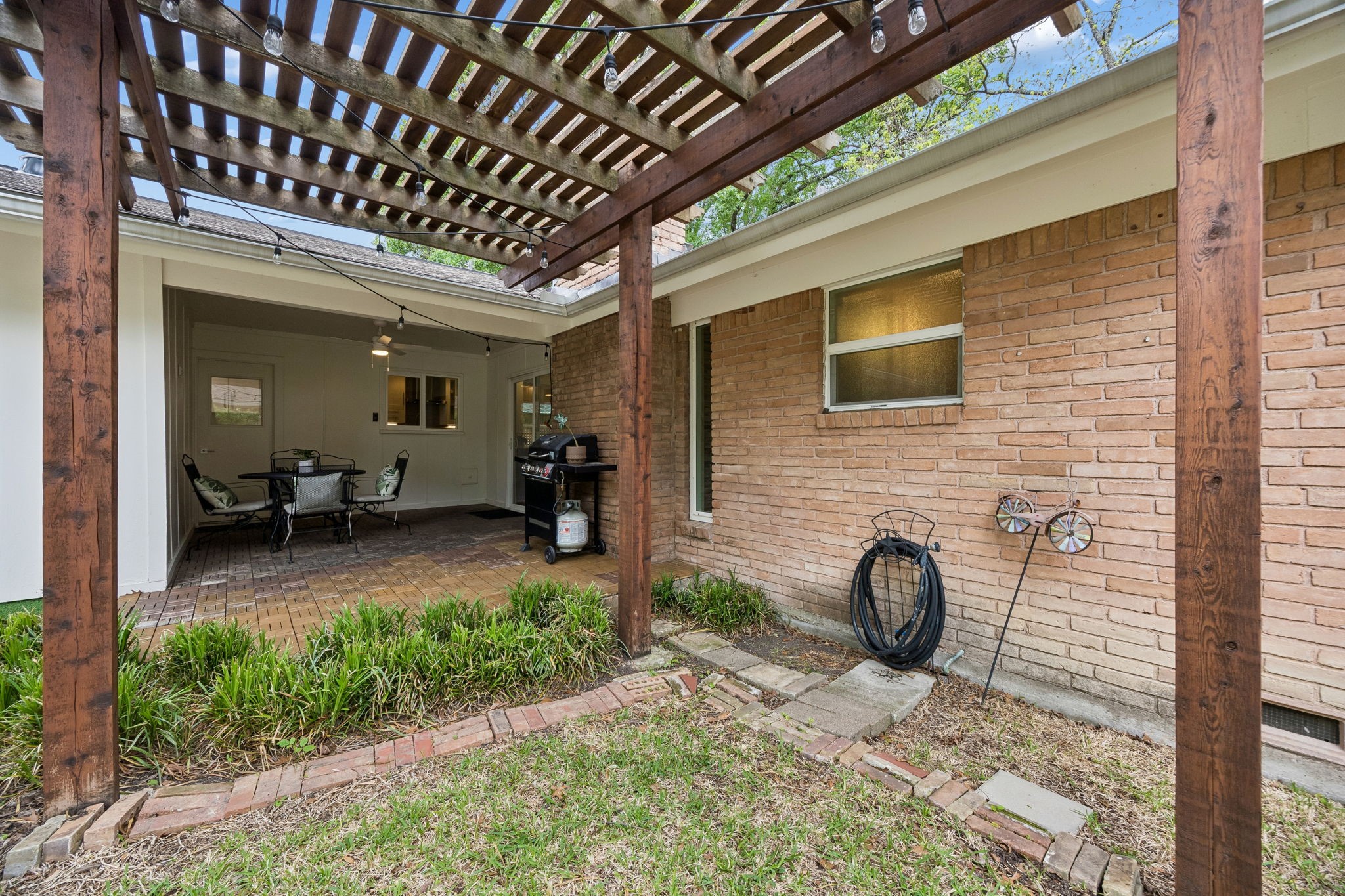 11830 Dixfield Drive, Dallas, TX, 75218