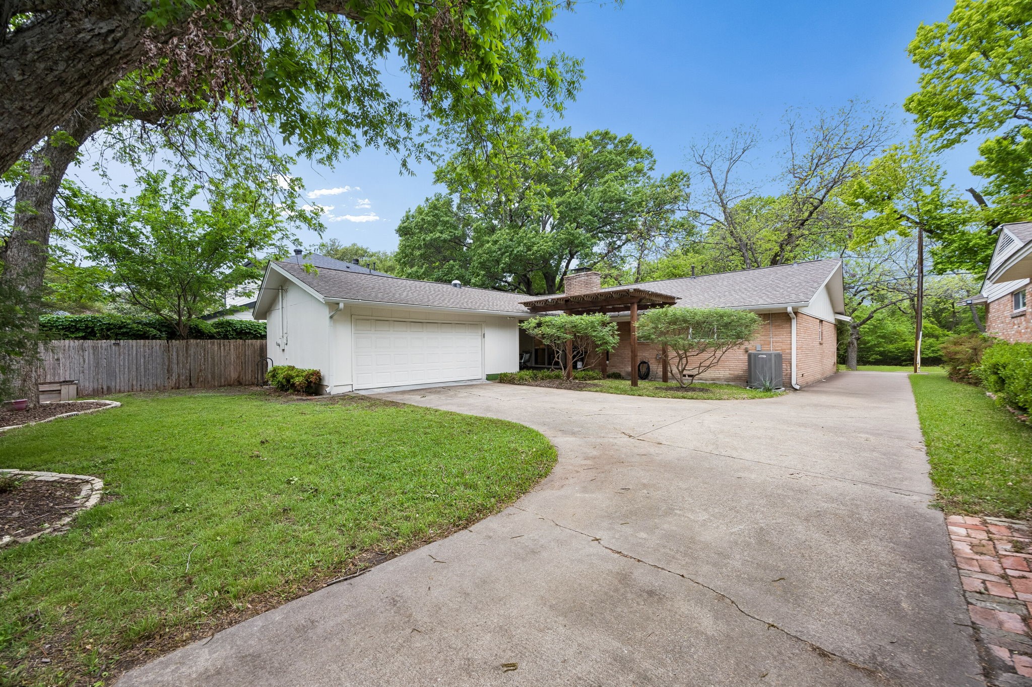 11830 Dixfield Drive, Dallas, TX, 75218